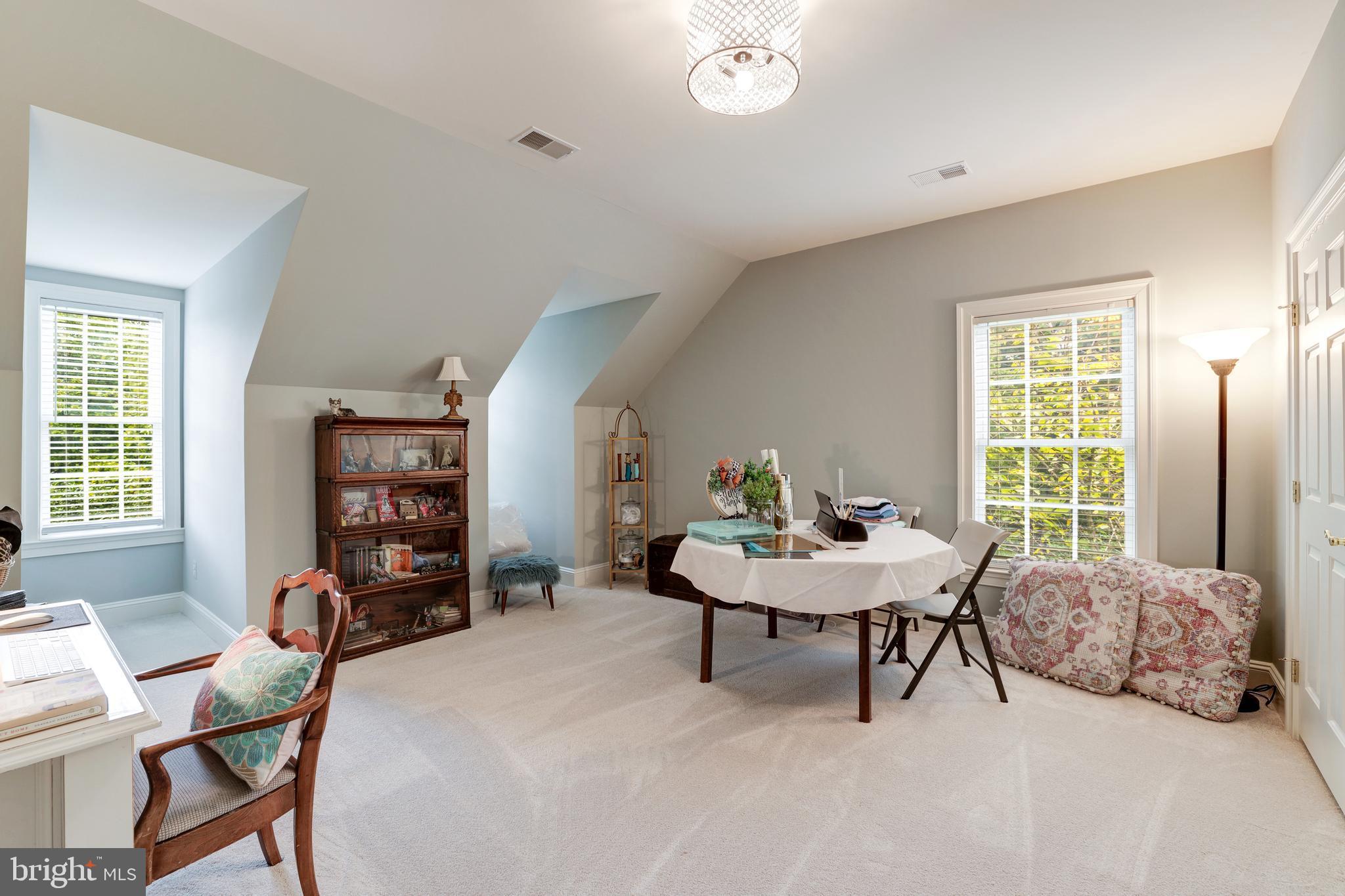 CEDAR CREST - Residential