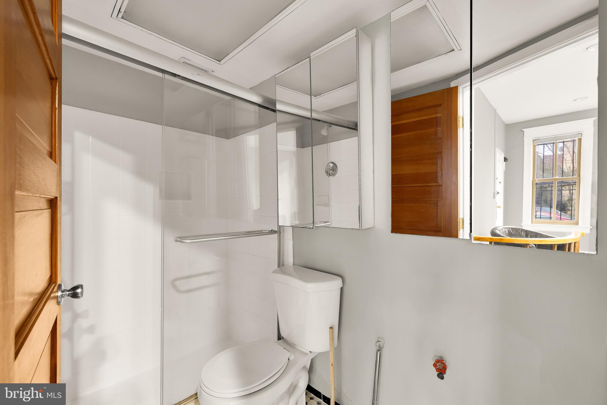 CAPITOL HILL - Residential Income