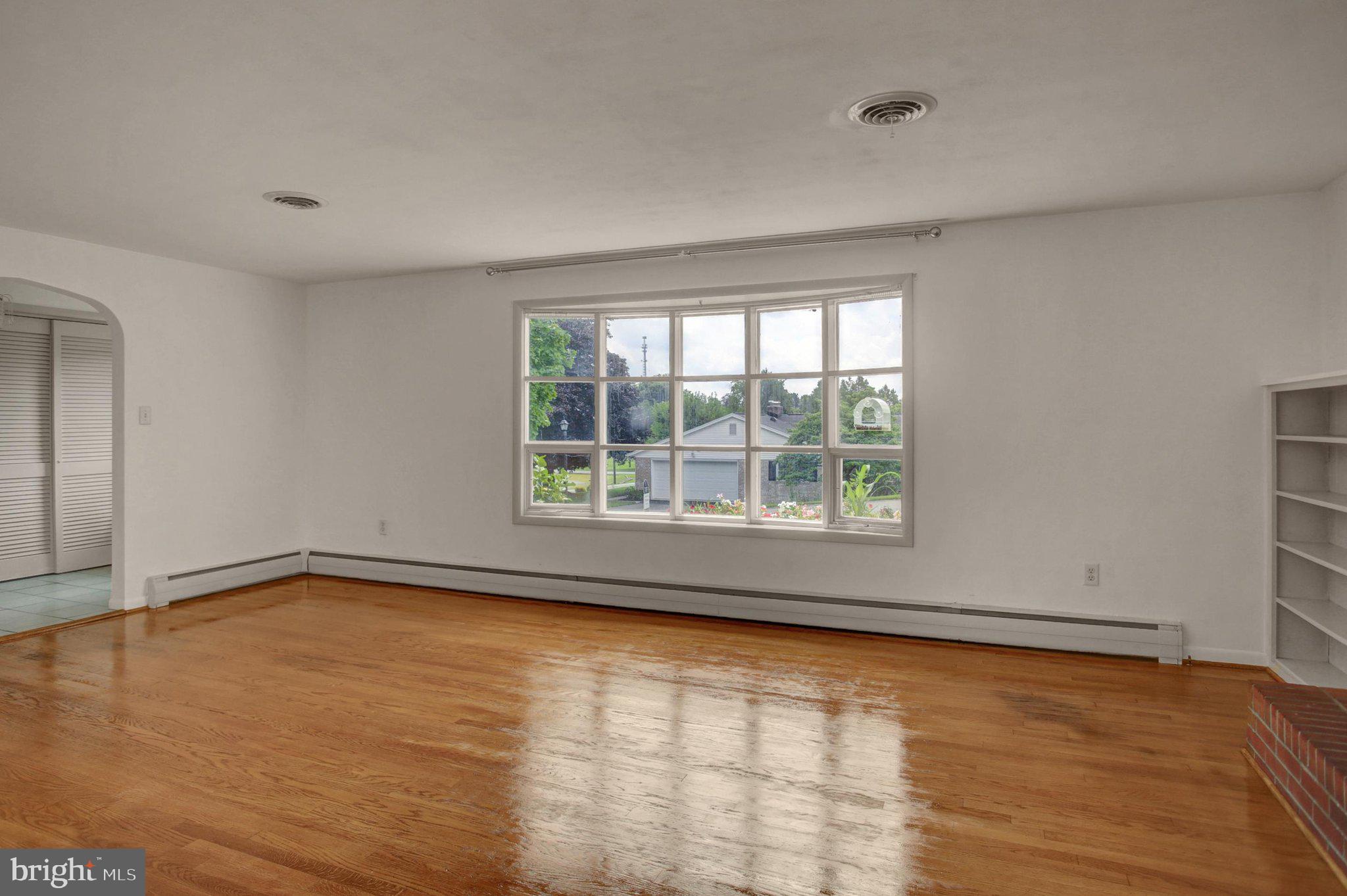 221 HARVEST LANE