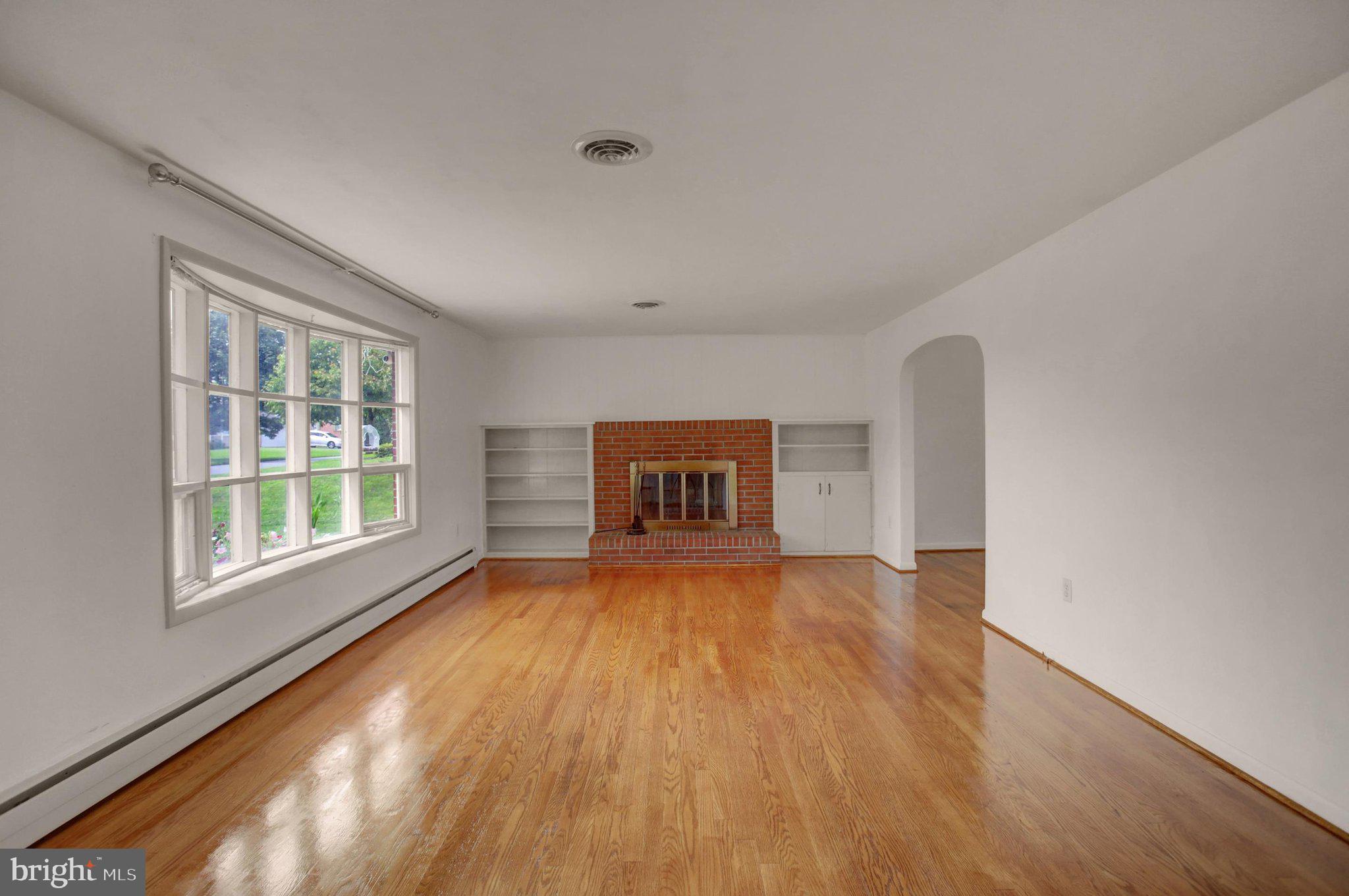221 HARVEST LANE