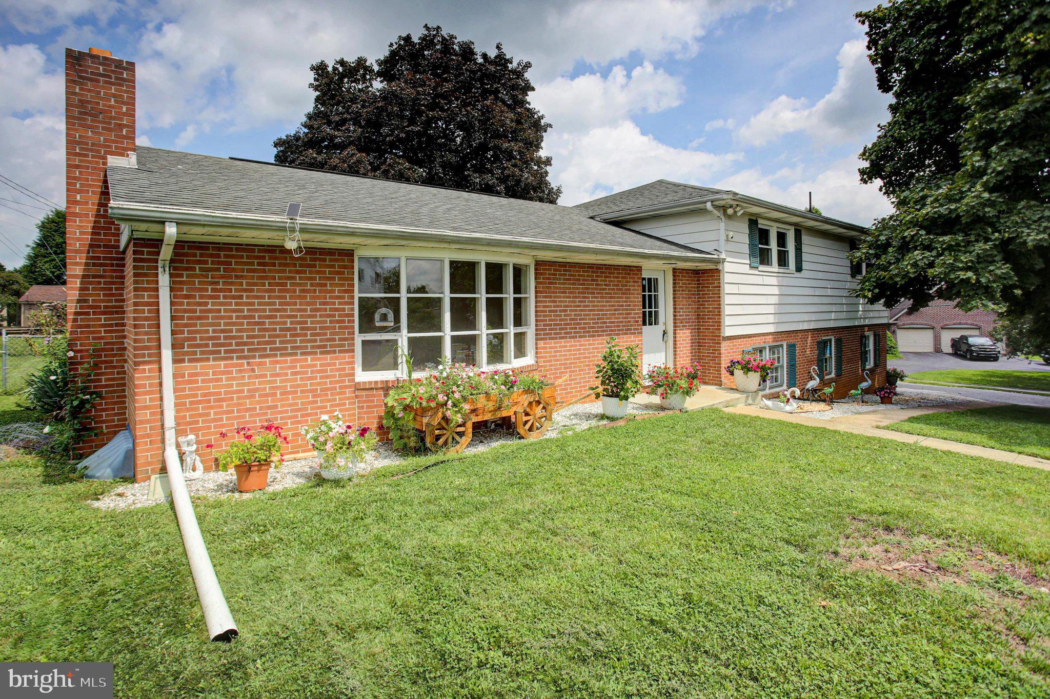 221 HARVEST LANE