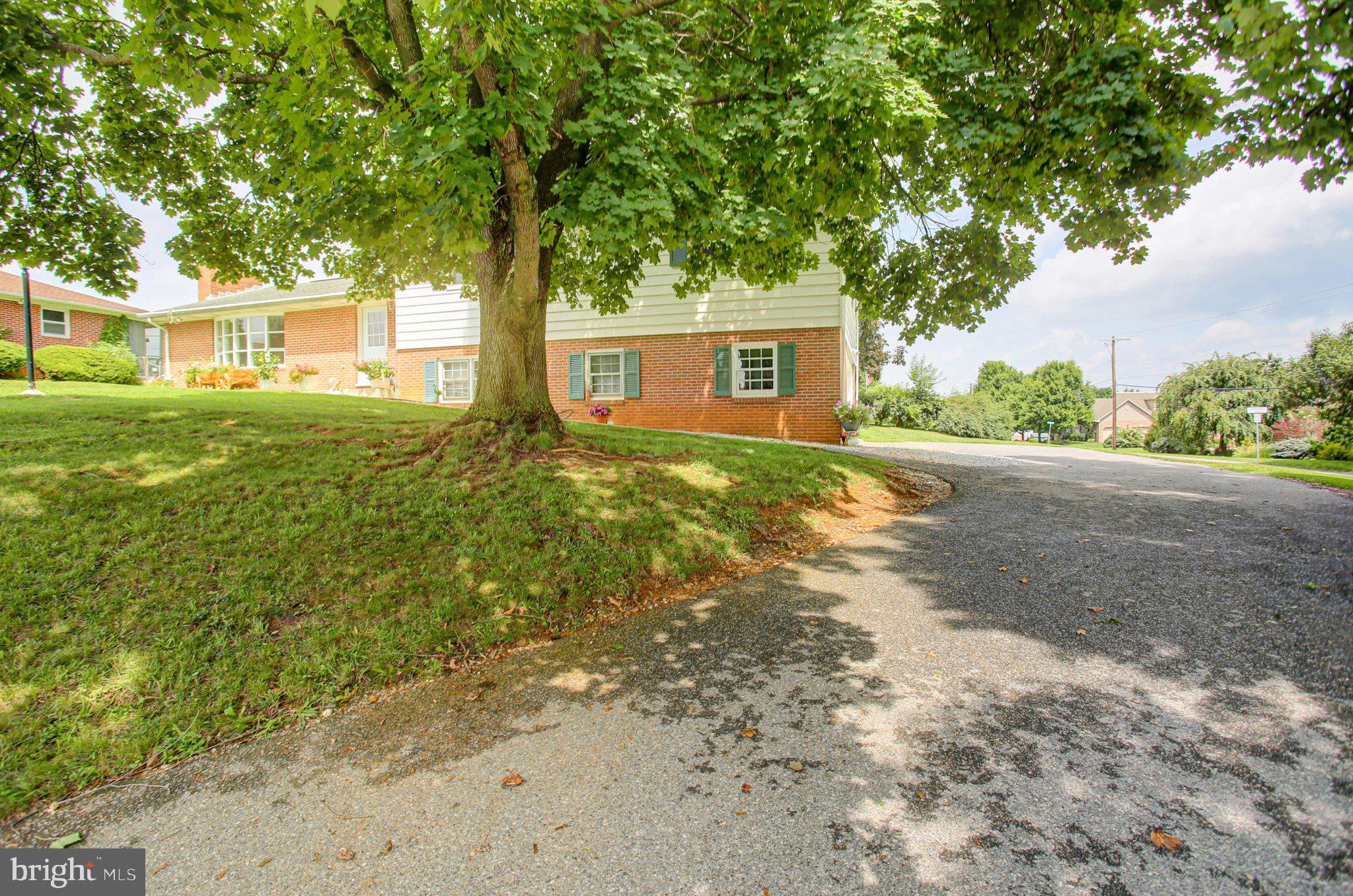 221 HARVEST LANE