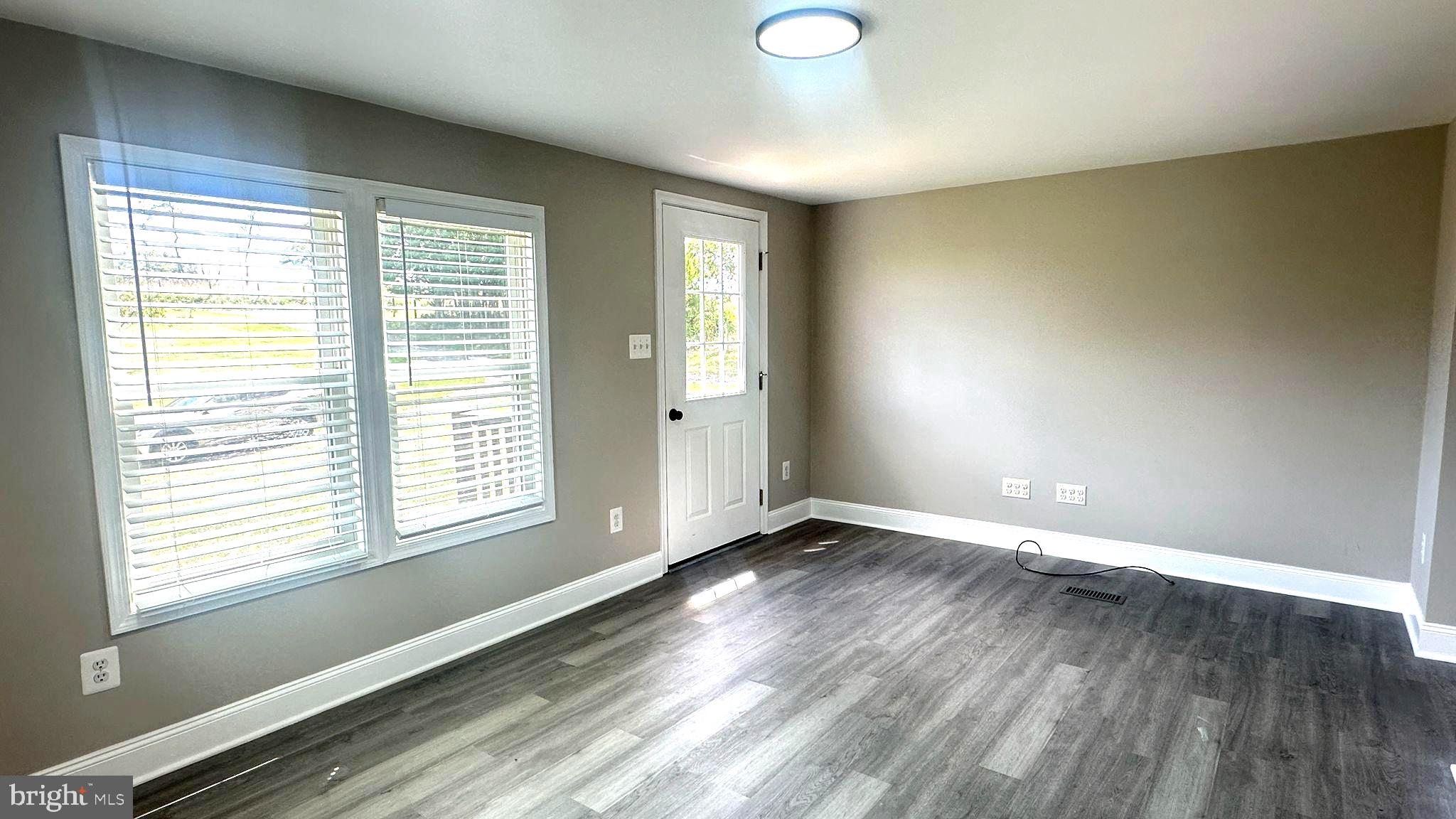 MOUNTAIN VIEW - Residential