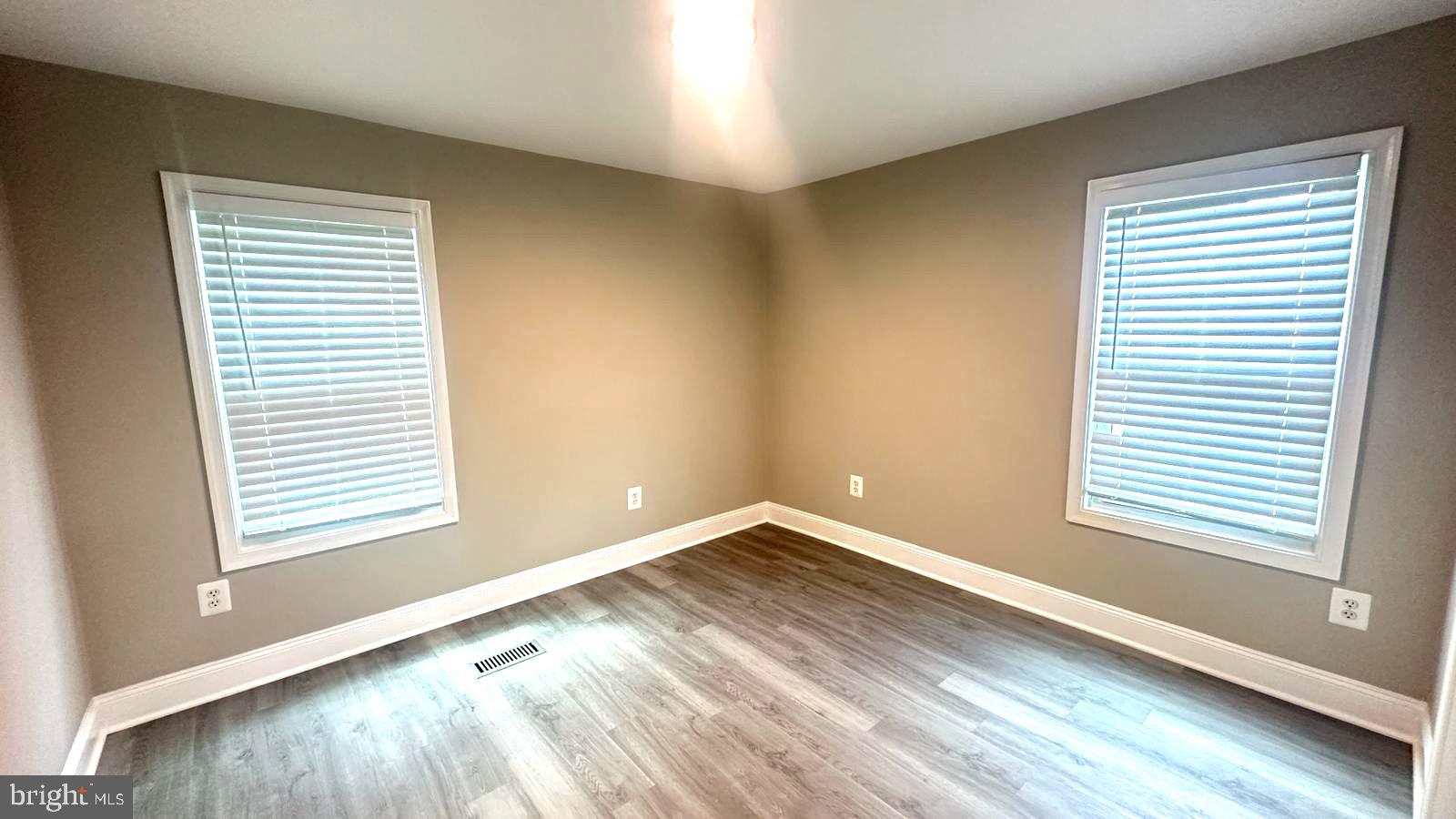 MOUNTAIN VIEW - Residential