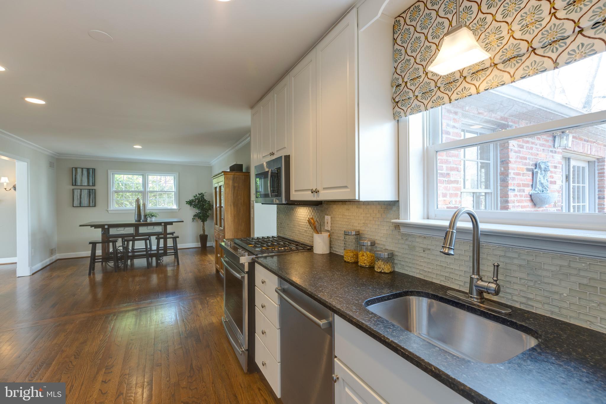 COUNTRY CLUB HILLS - Residential