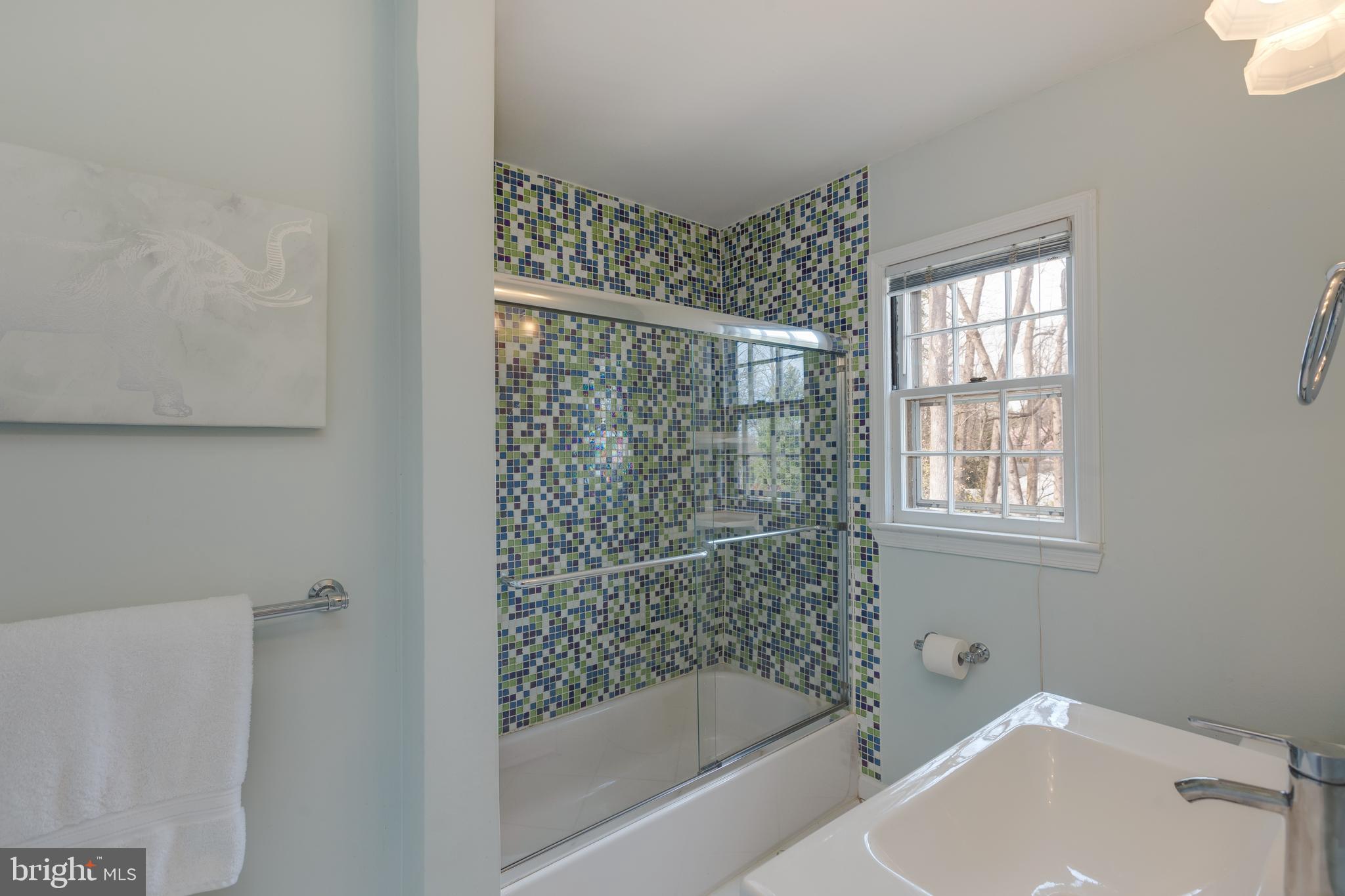 COUNTRY CLUB HILLS - Residential