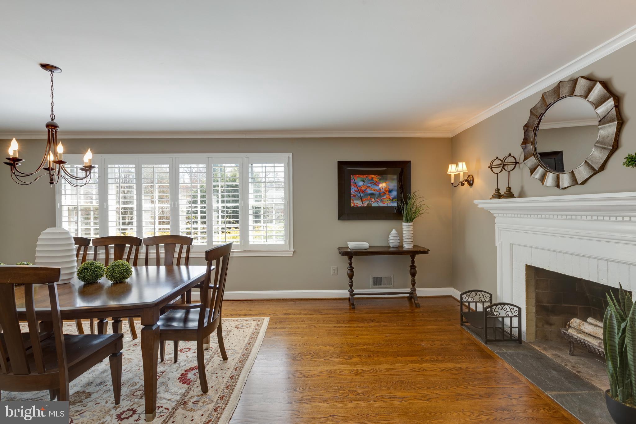 COUNTRY CLUB HILLS - Residential