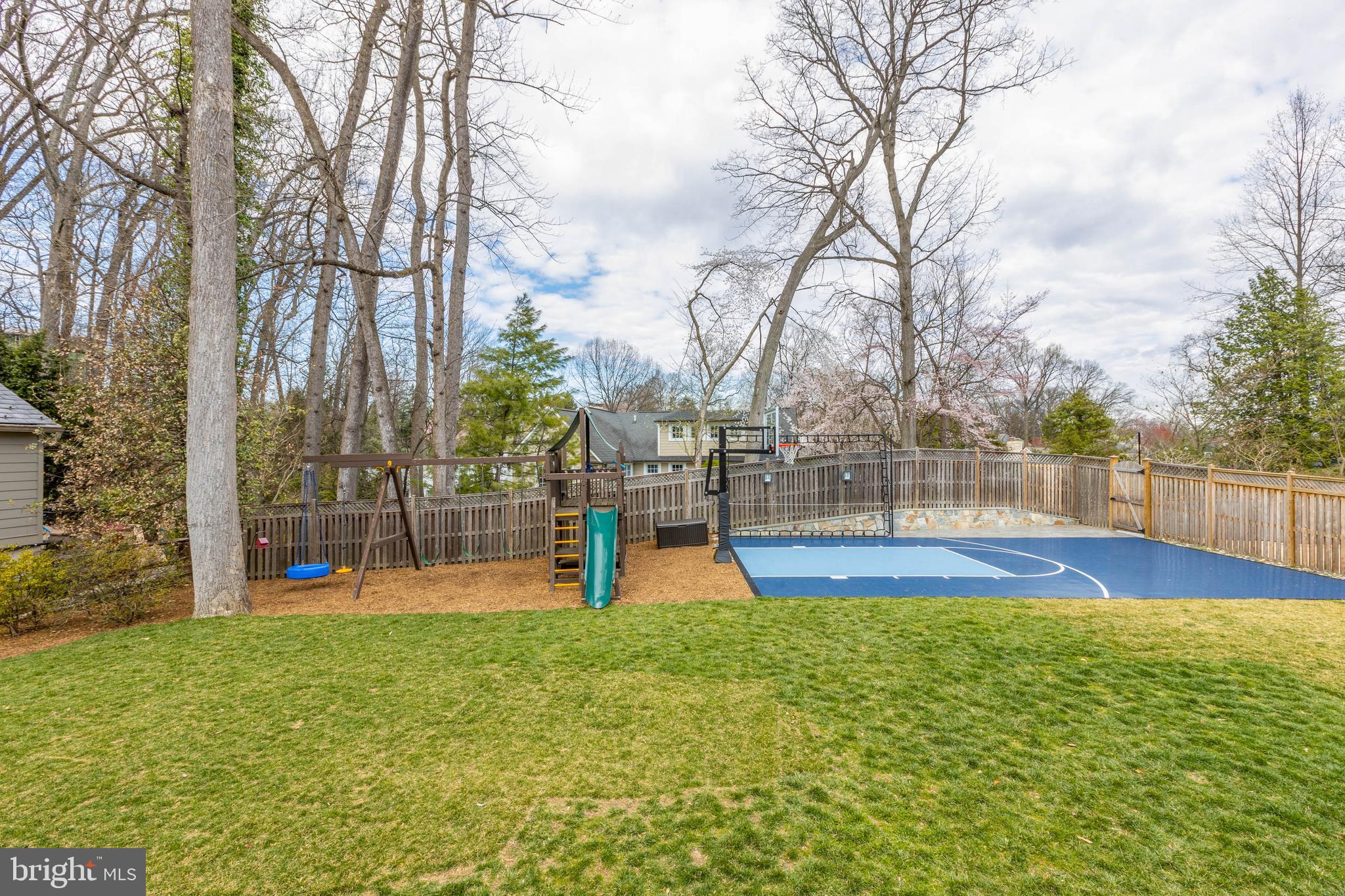 COUNTRY CLUB HILLS - Residential