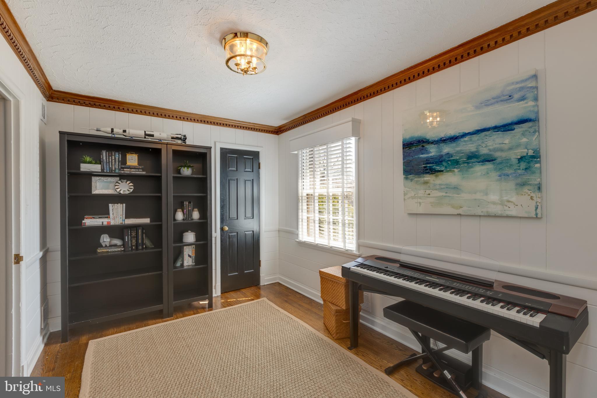 COUNTRY CLUB HILLS - Residential