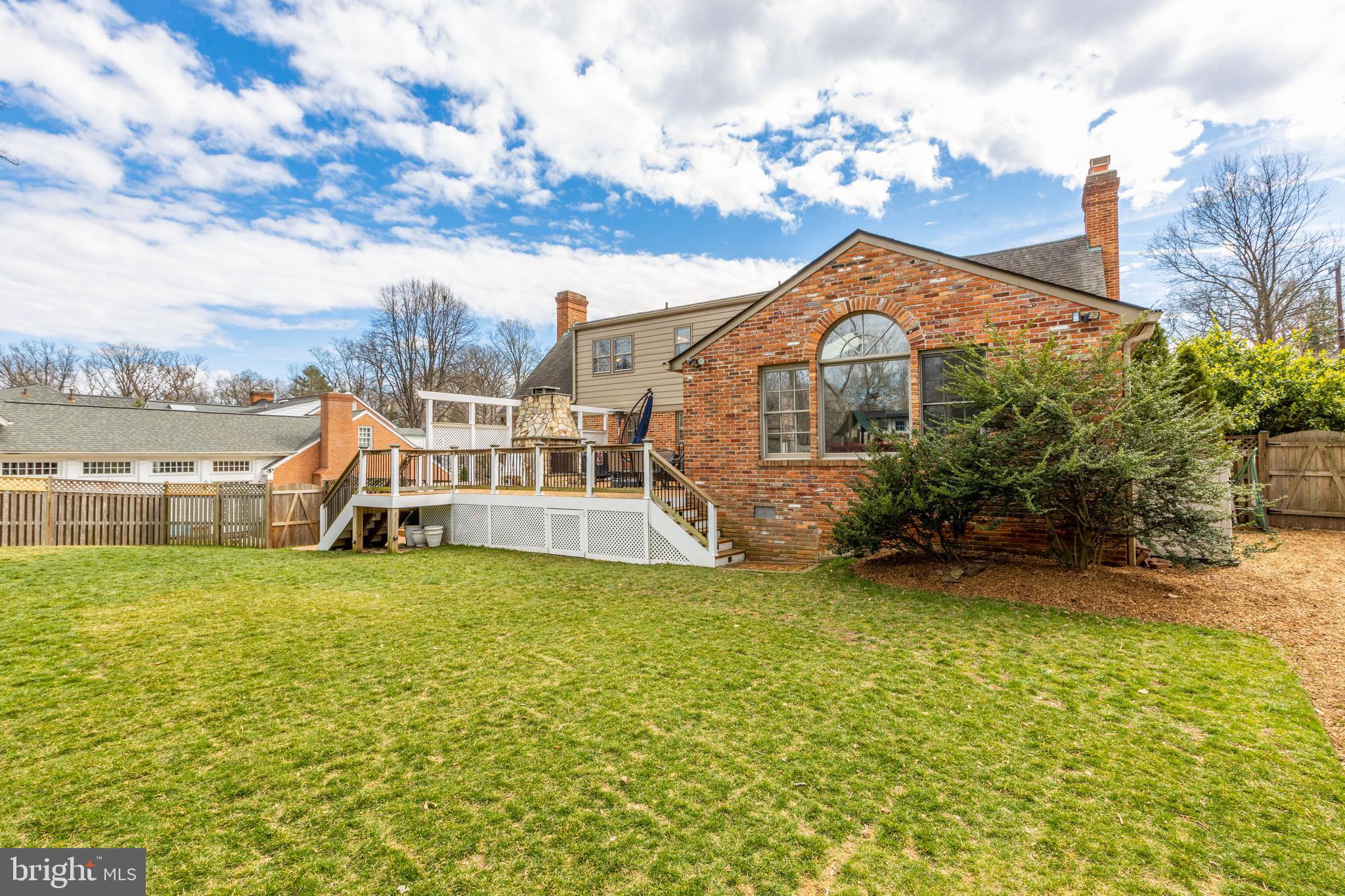 COUNTRY CLUB HILLS - Residential