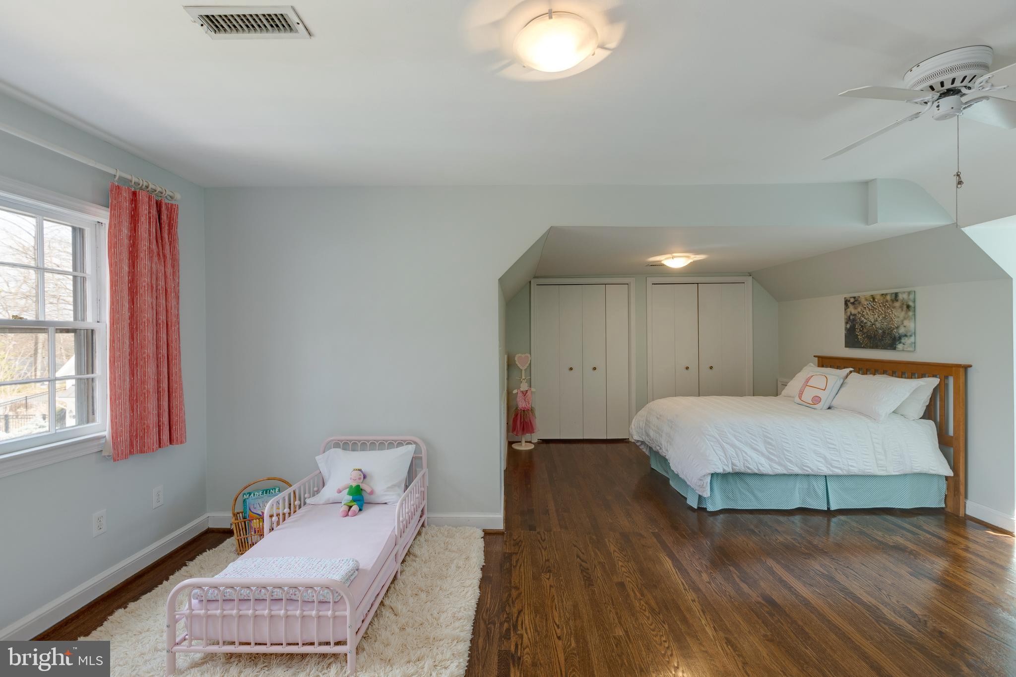 COUNTRY CLUB HILLS - Residential