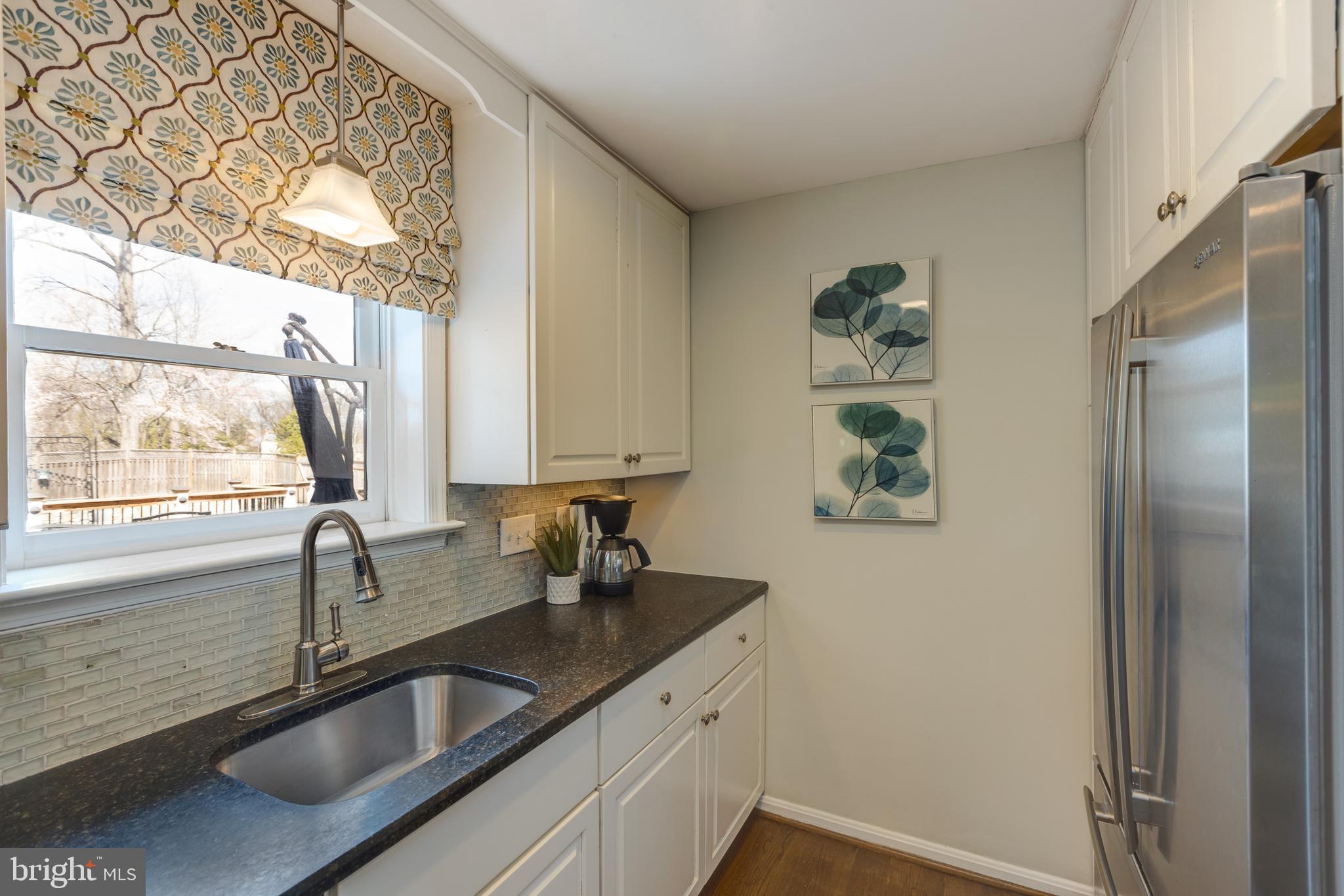 COUNTRY CLUB HILLS - Residential