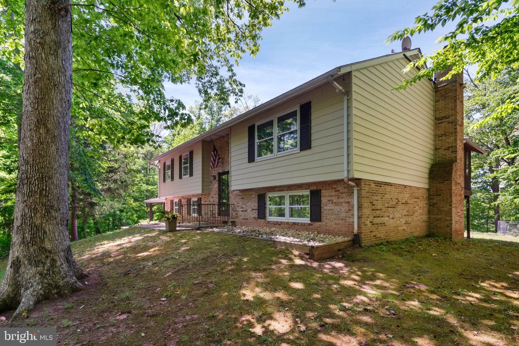 Photo of 12020 Parkriver Drive, MANASSAS, VA 20112 (MLS # VAPW2117914)