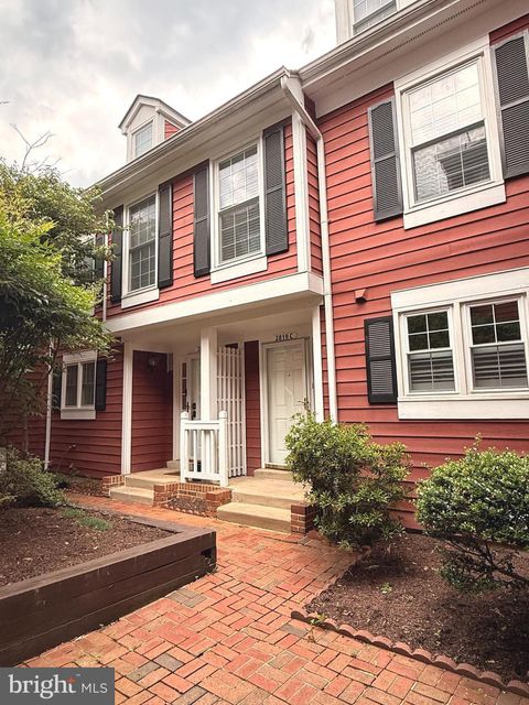 Photo of 2819 Woodrow Street S #3, ARLINGTON, VA 22206 (MLS # VAAR2073638)