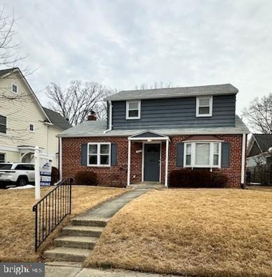 Come view this wonderful spacious home sitting upon a large lot in the much sought after Kensington Estates.  HOA is optional to join.  Ready to move right in. Close to shopping, restaurants and public transportation. This beautiful 4 Bedroom 2 full bath home has so much to offer. Come see for yourself!