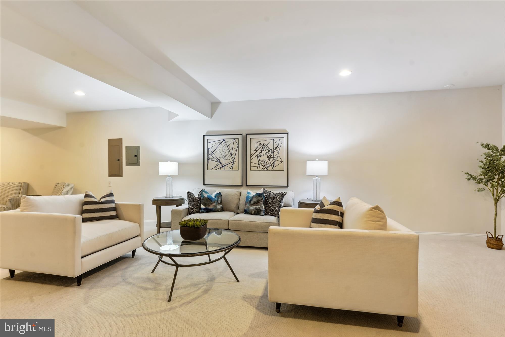 MORGAN CHASE - Residential