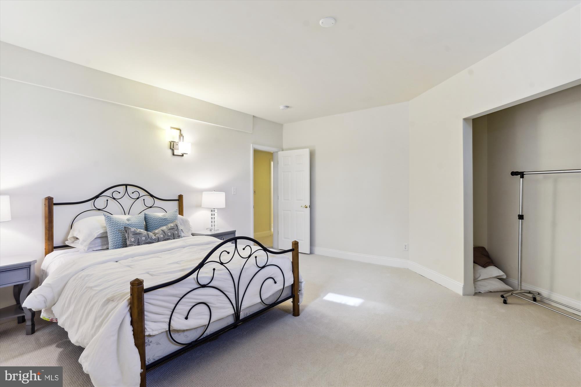 MORGAN CHASE - Residential