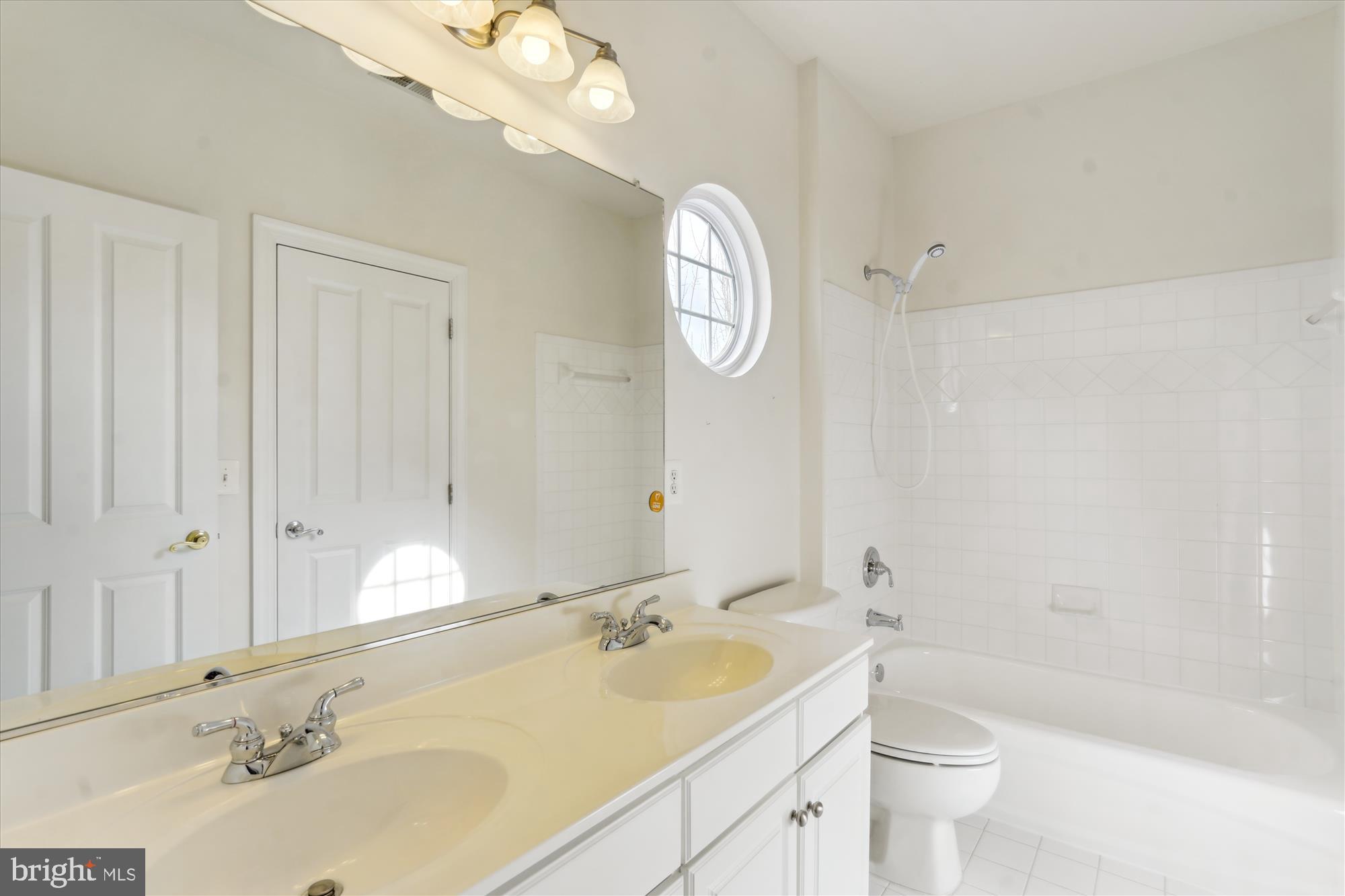 MORGAN CHASE - Residential