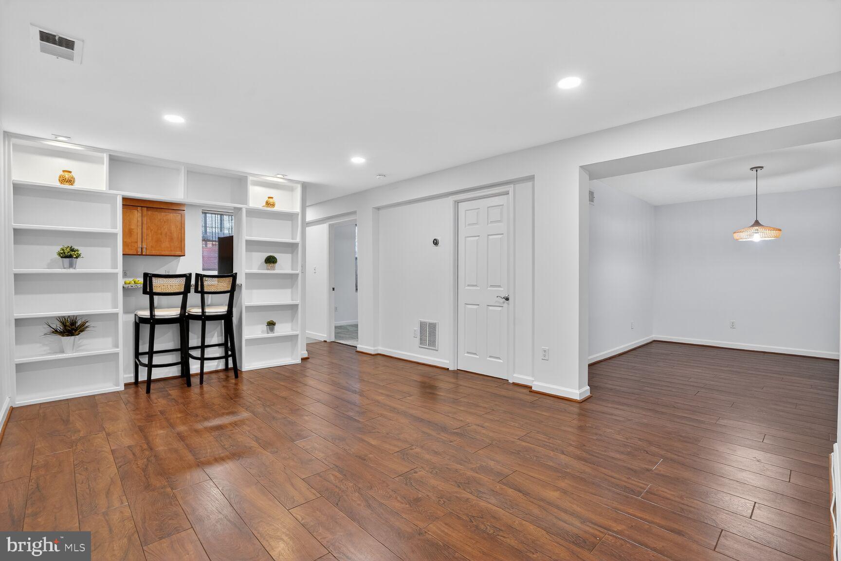 422 BUTTERNUT STREET NW T-3