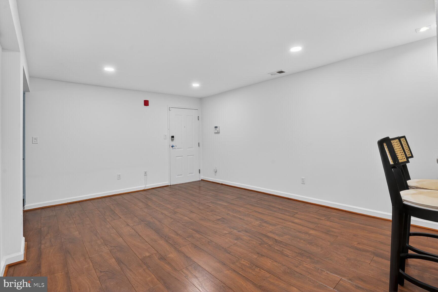 422 BUTTERNUT STREET NW T-3