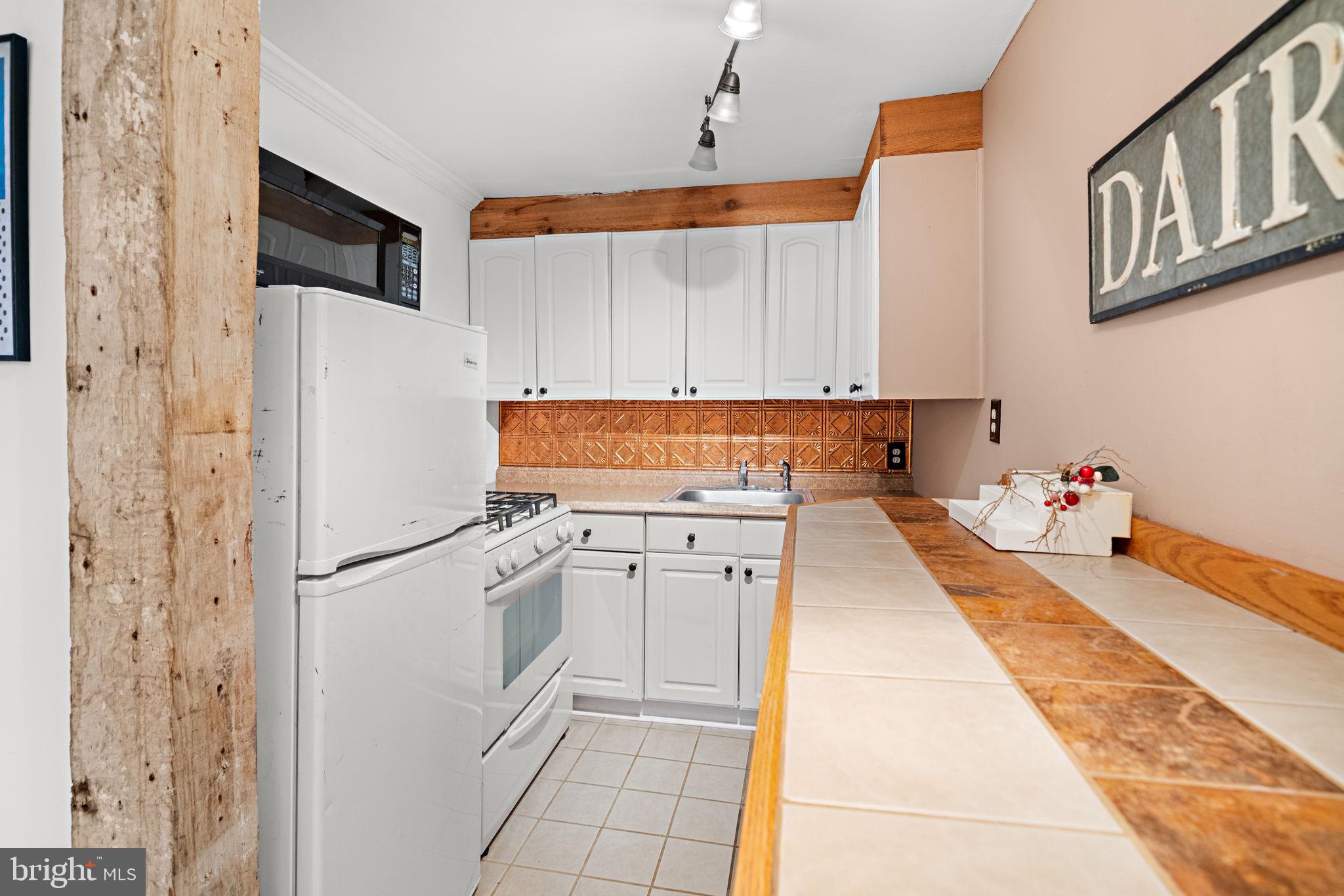 MEMEL FARMS - Residential