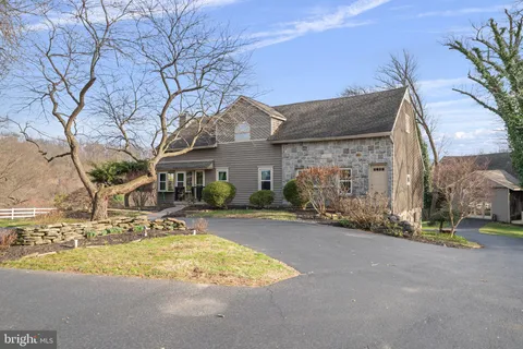 19 Memel Drive, Thornton, PA MLS: PADE2110224