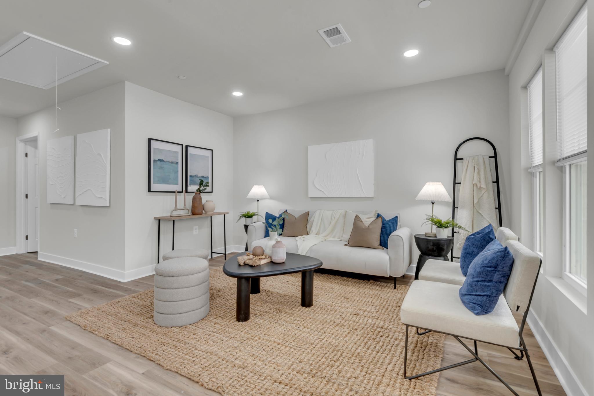 928 RIVERSEDGE CIRCLE