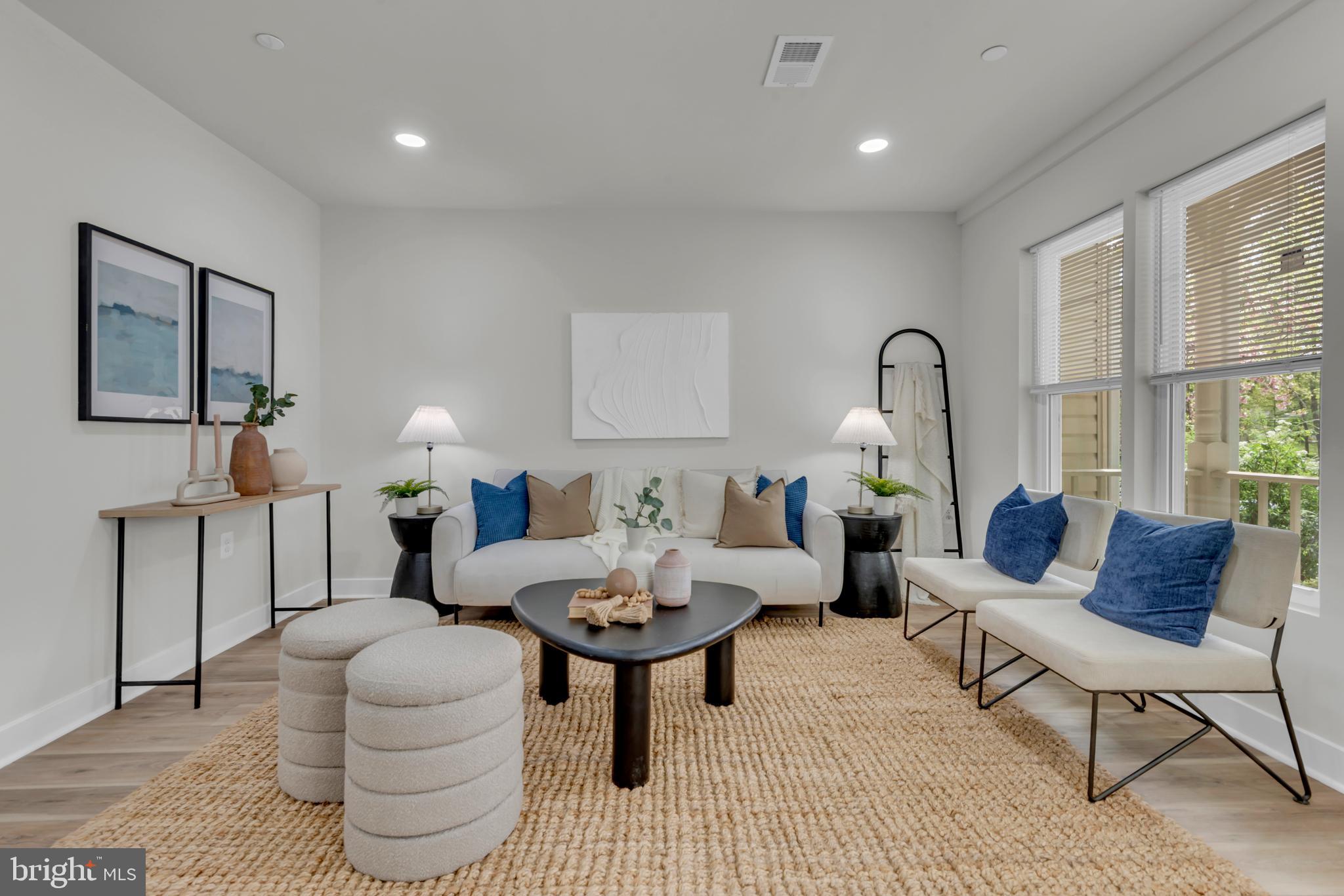 928 RIVERSEDGE CIRCLE