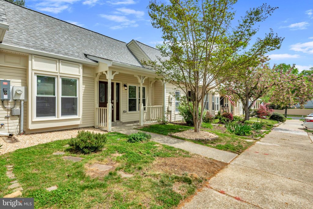 Photo of 928 Riversedge Circle, ANNAPOLIS, MD 21401 (MLS # MDAA2141910)