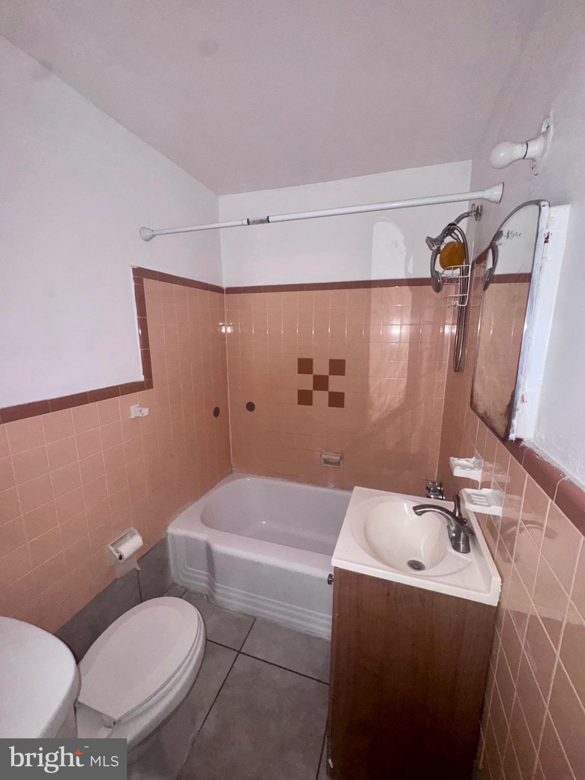 PHILADELPHIA (NORTHEAST) - Residential Lease