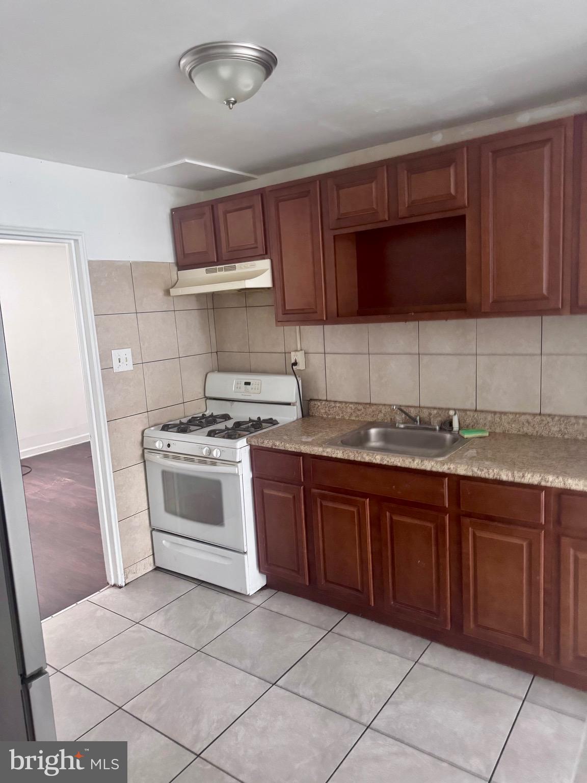 PHILADELPHIA (NORTHEAST) - Residential Lease