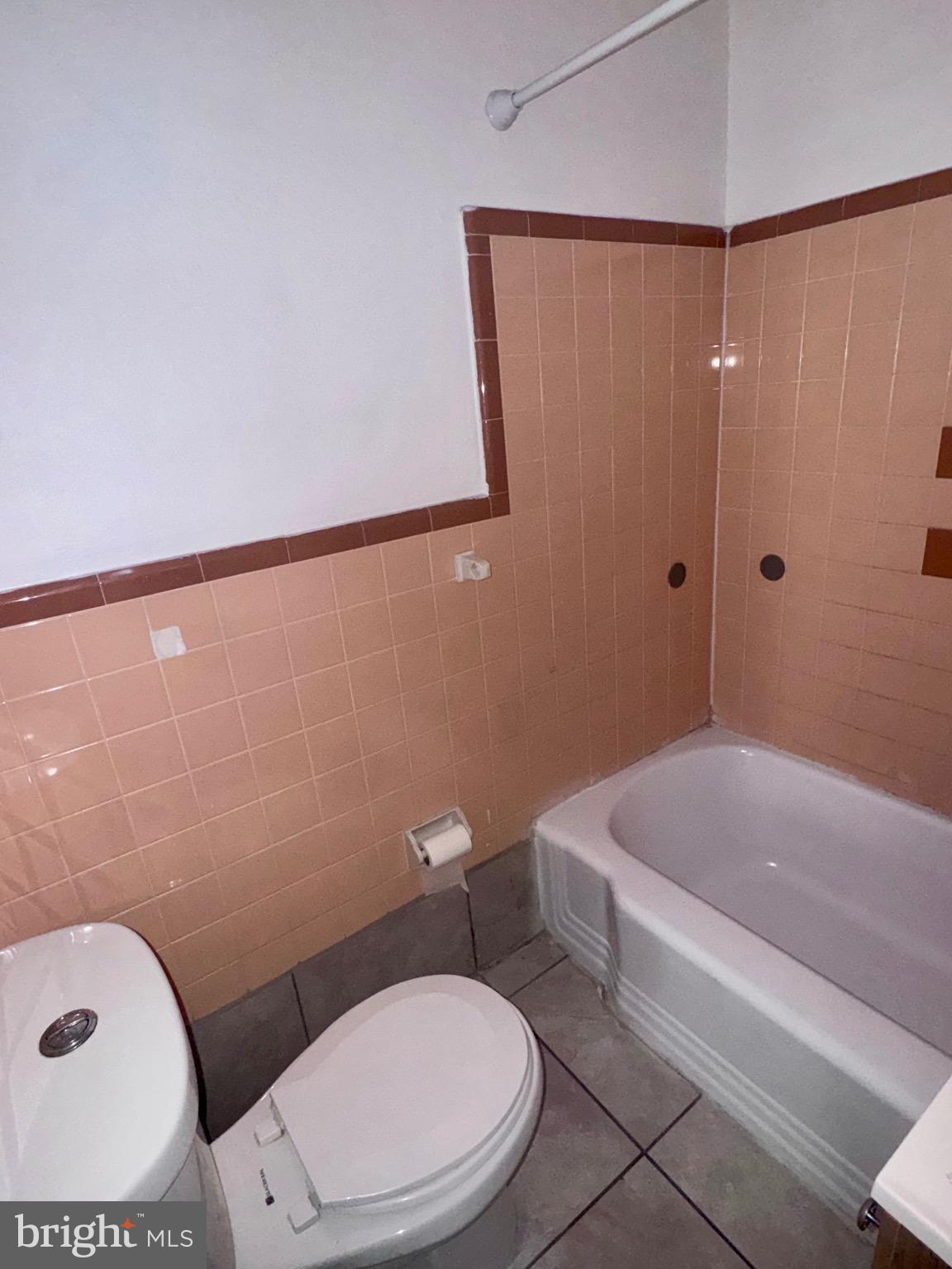 PHILADELPHIA (NORTHEAST) - Residential Lease