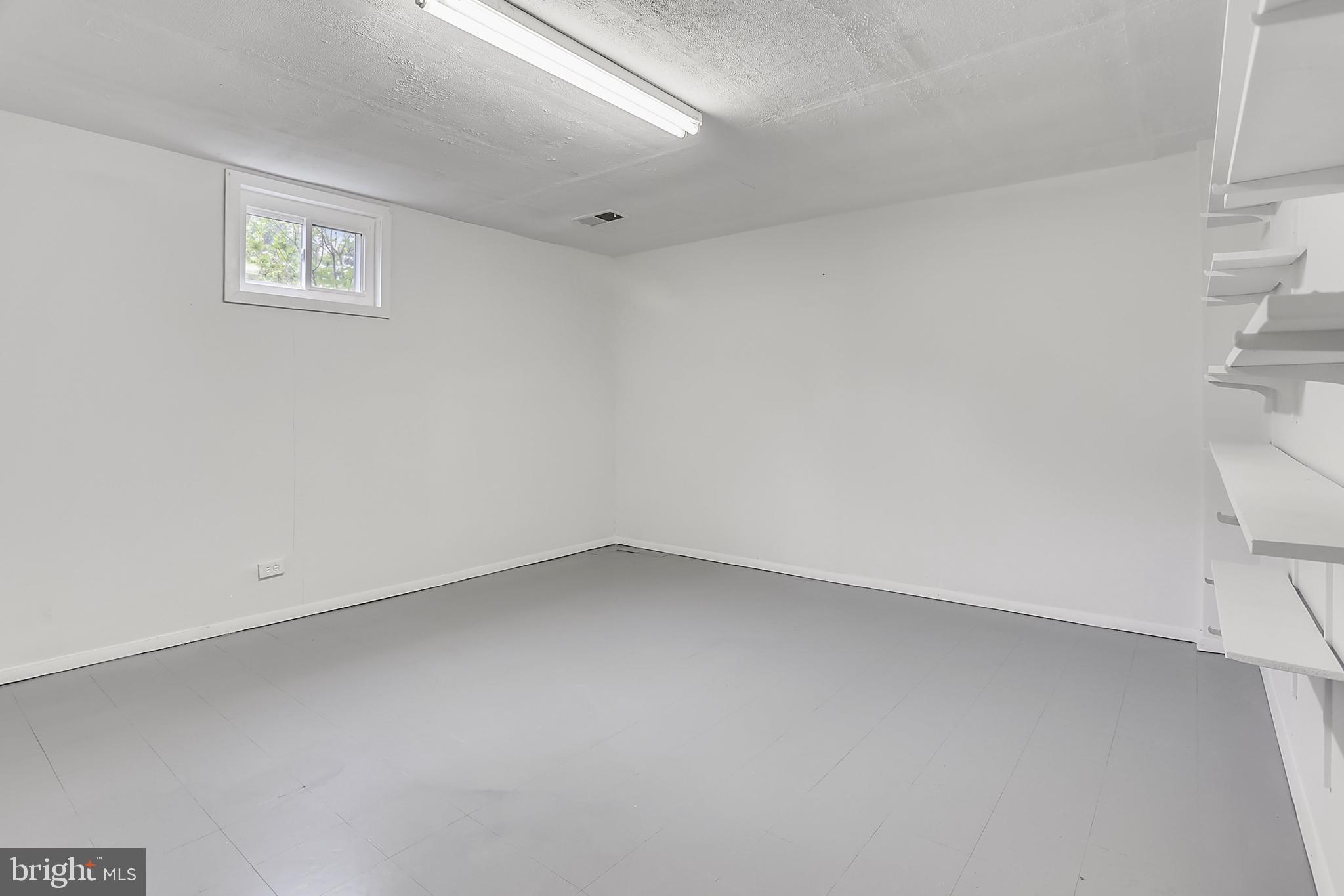 WOODLEY GARDENS - Residential