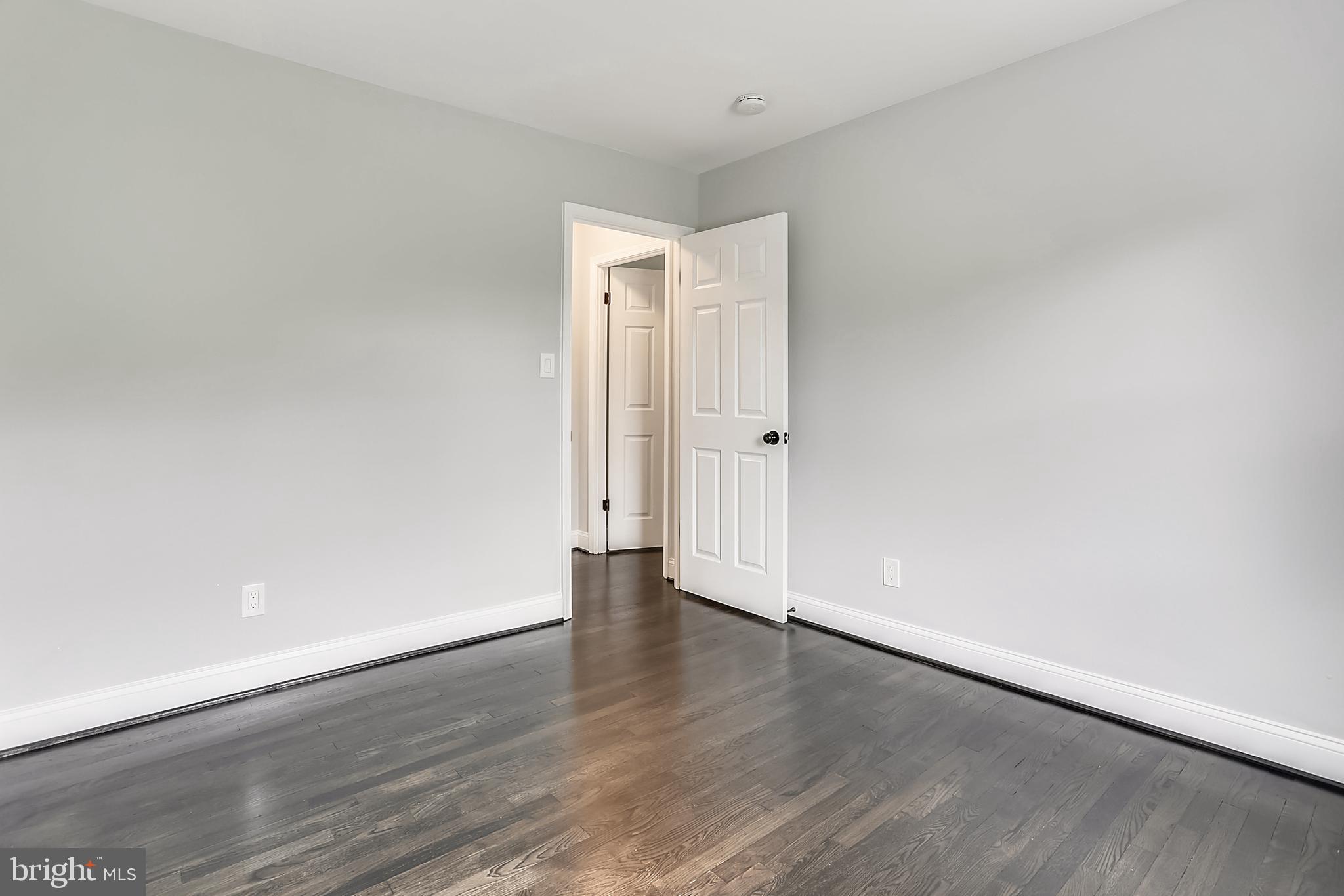 WOODLEY GARDENS - Residential