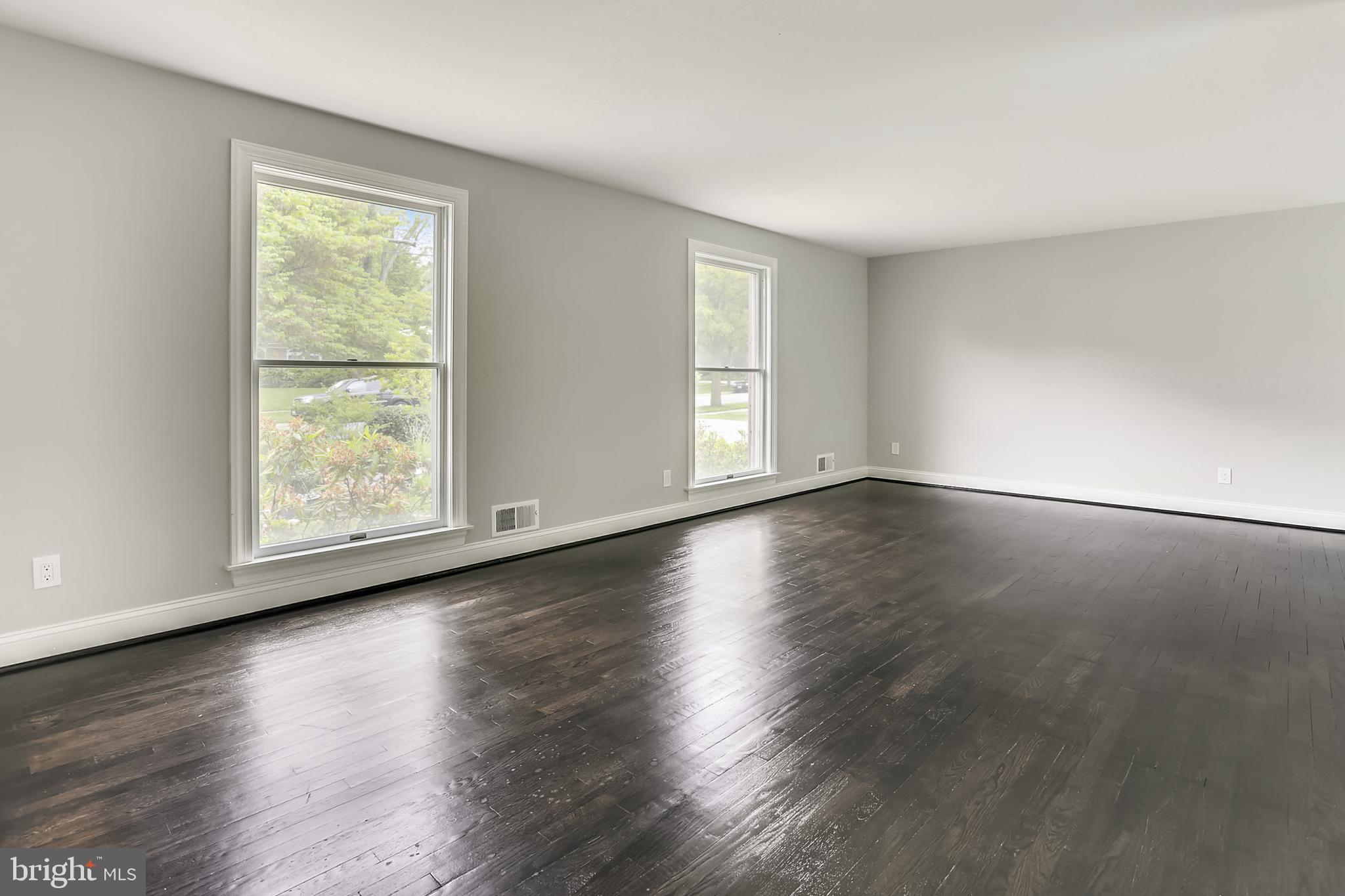 WOODLEY GARDENS - Residential