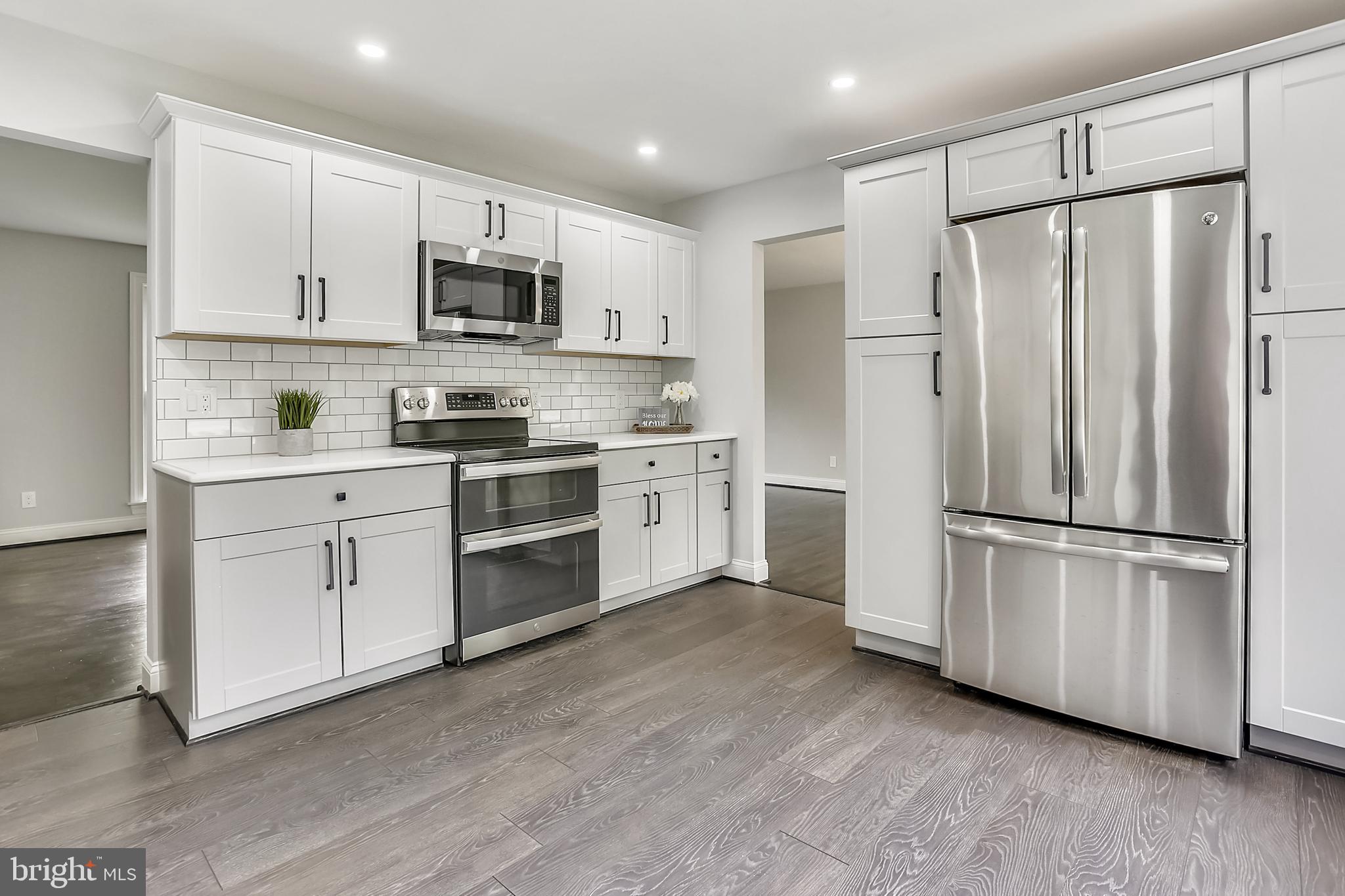 WOODLEY GARDENS - Residential