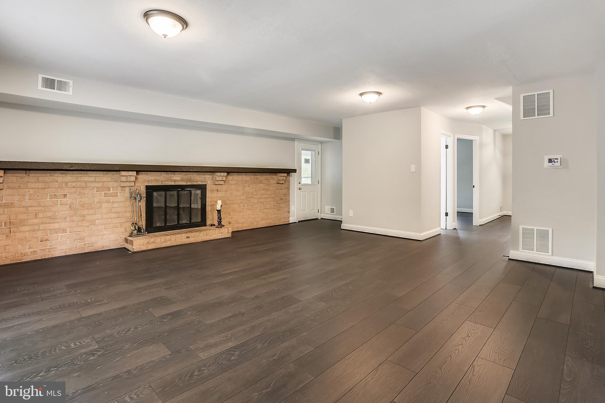 WOODLEY GARDENS - Residential