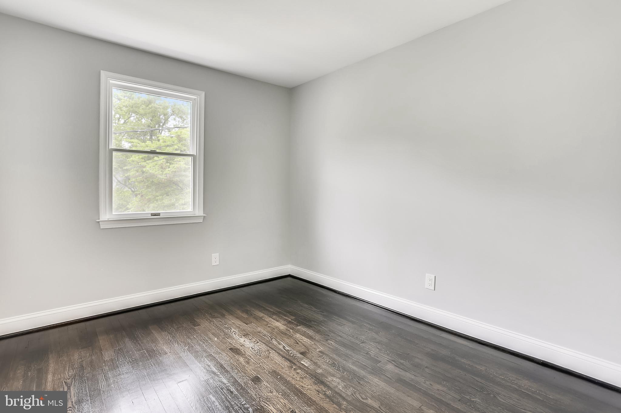 WOODLEY GARDENS - Residential