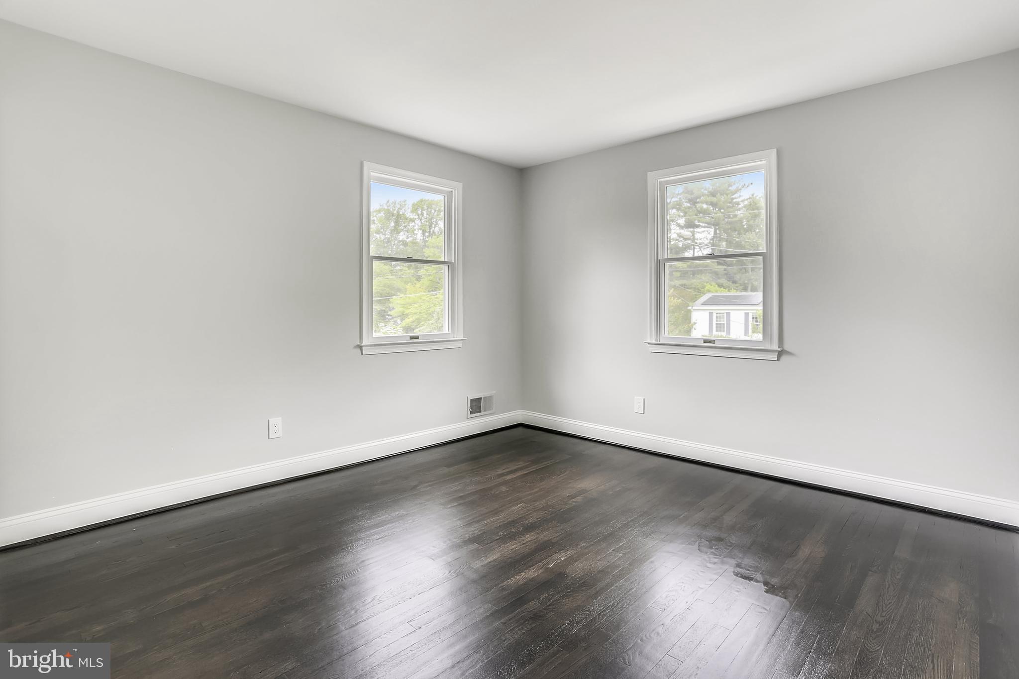 WOODLEY GARDENS - Residential