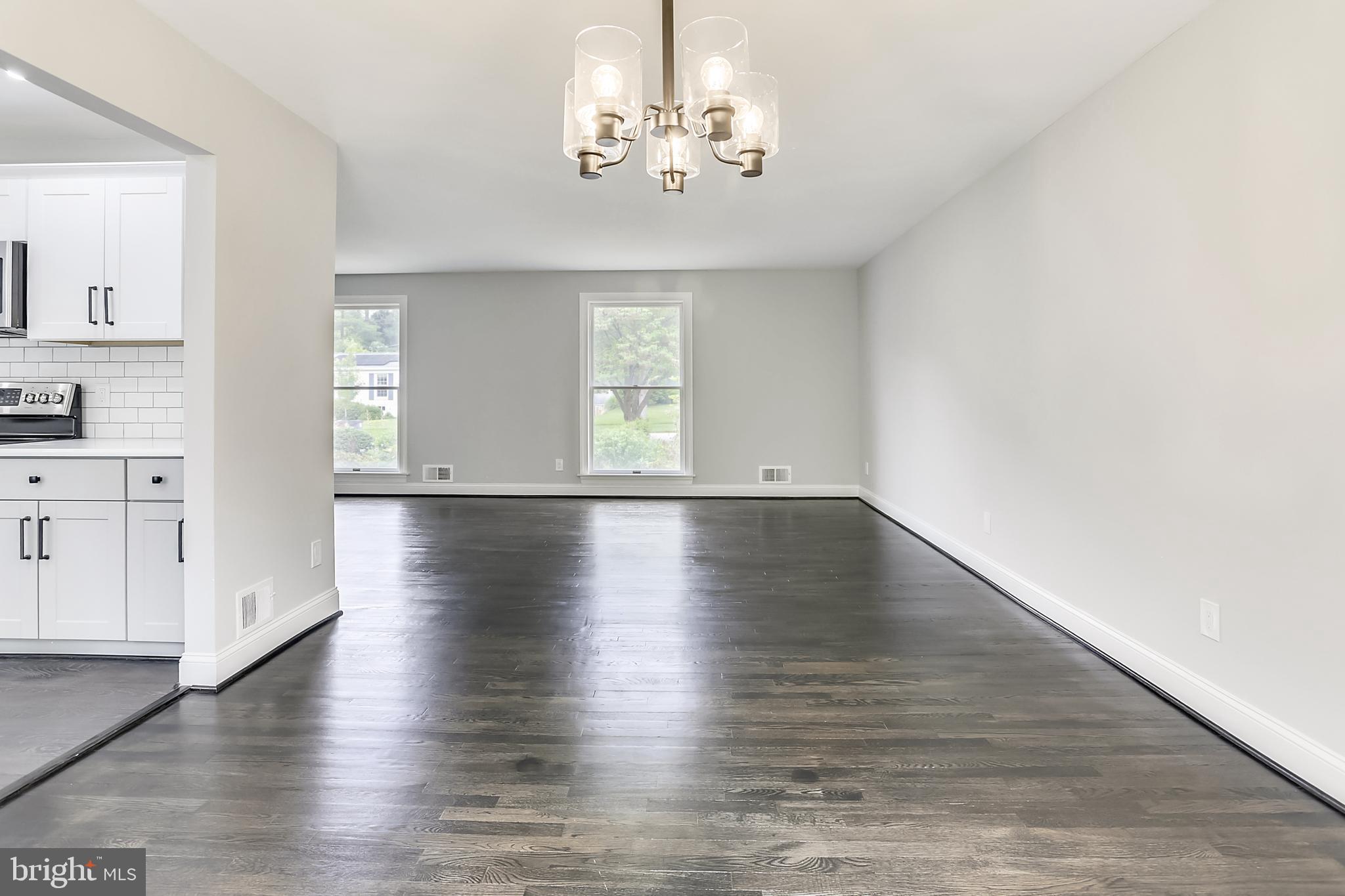 WOODLEY GARDENS - Residential