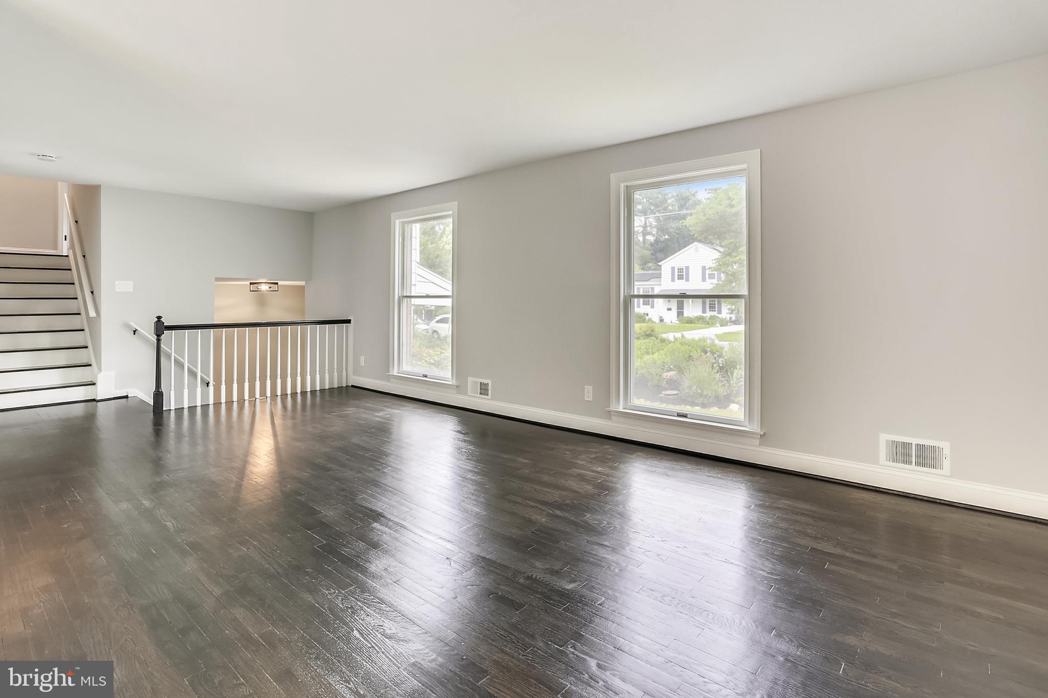 WOODLEY GARDENS - Residential