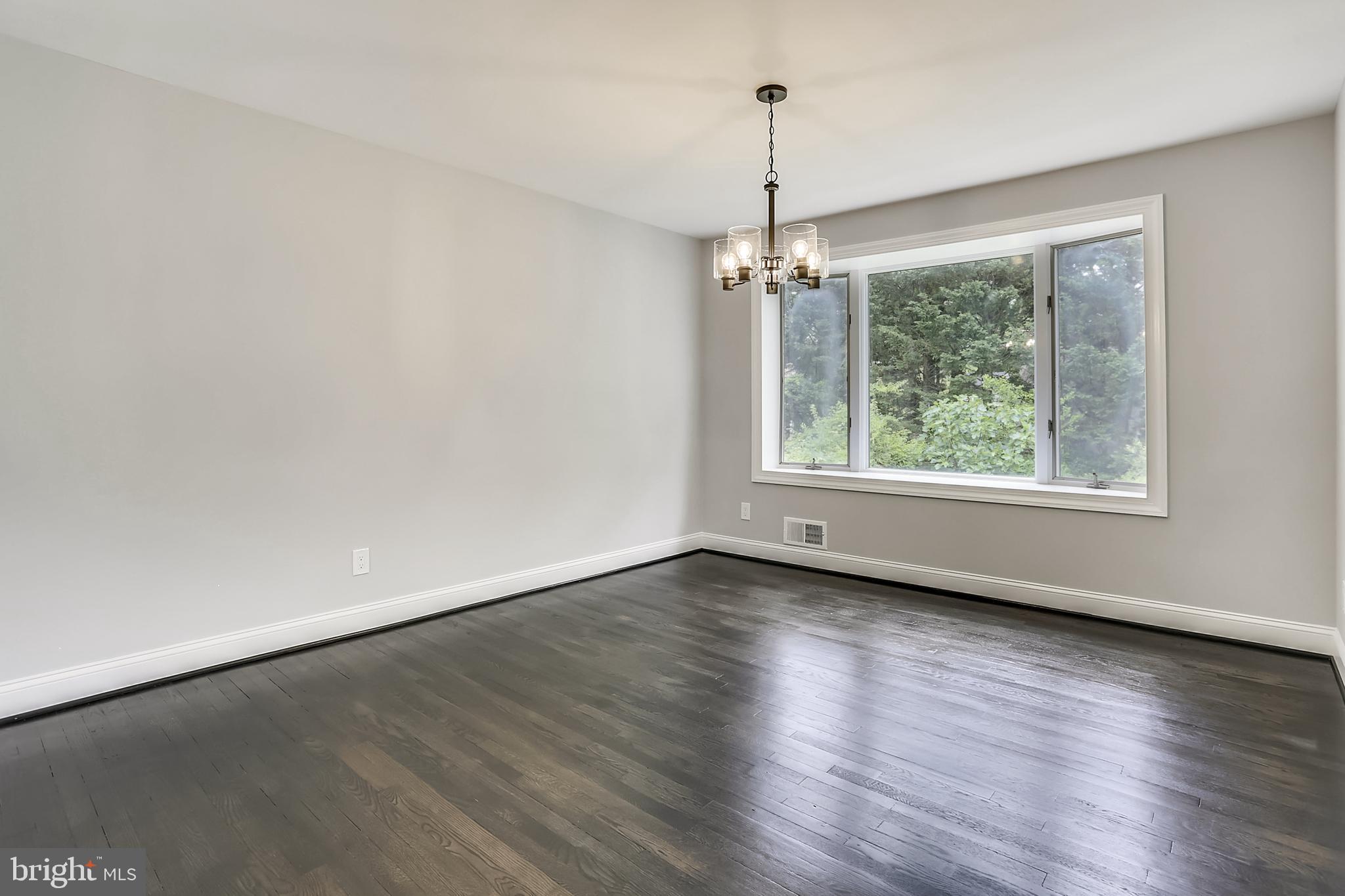 WOODLEY GARDENS - Residential