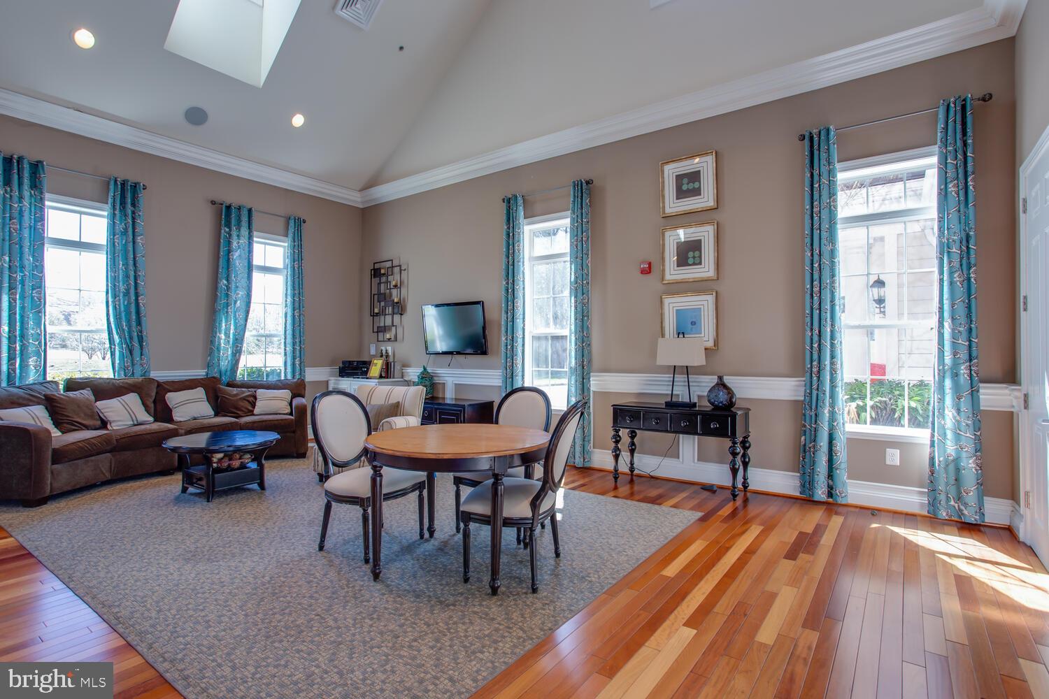 STEEPLECHASE - Residential