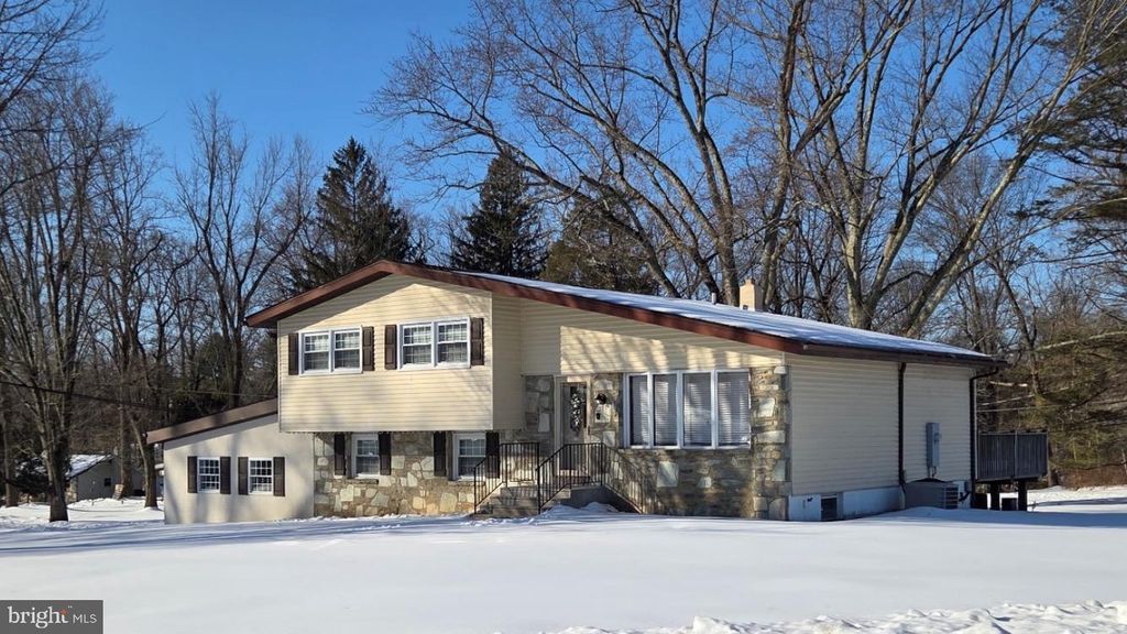 Photo of 84 Upland Drive, SOUTHAMPTON, PA 18966 (MLS # PABU2114190)