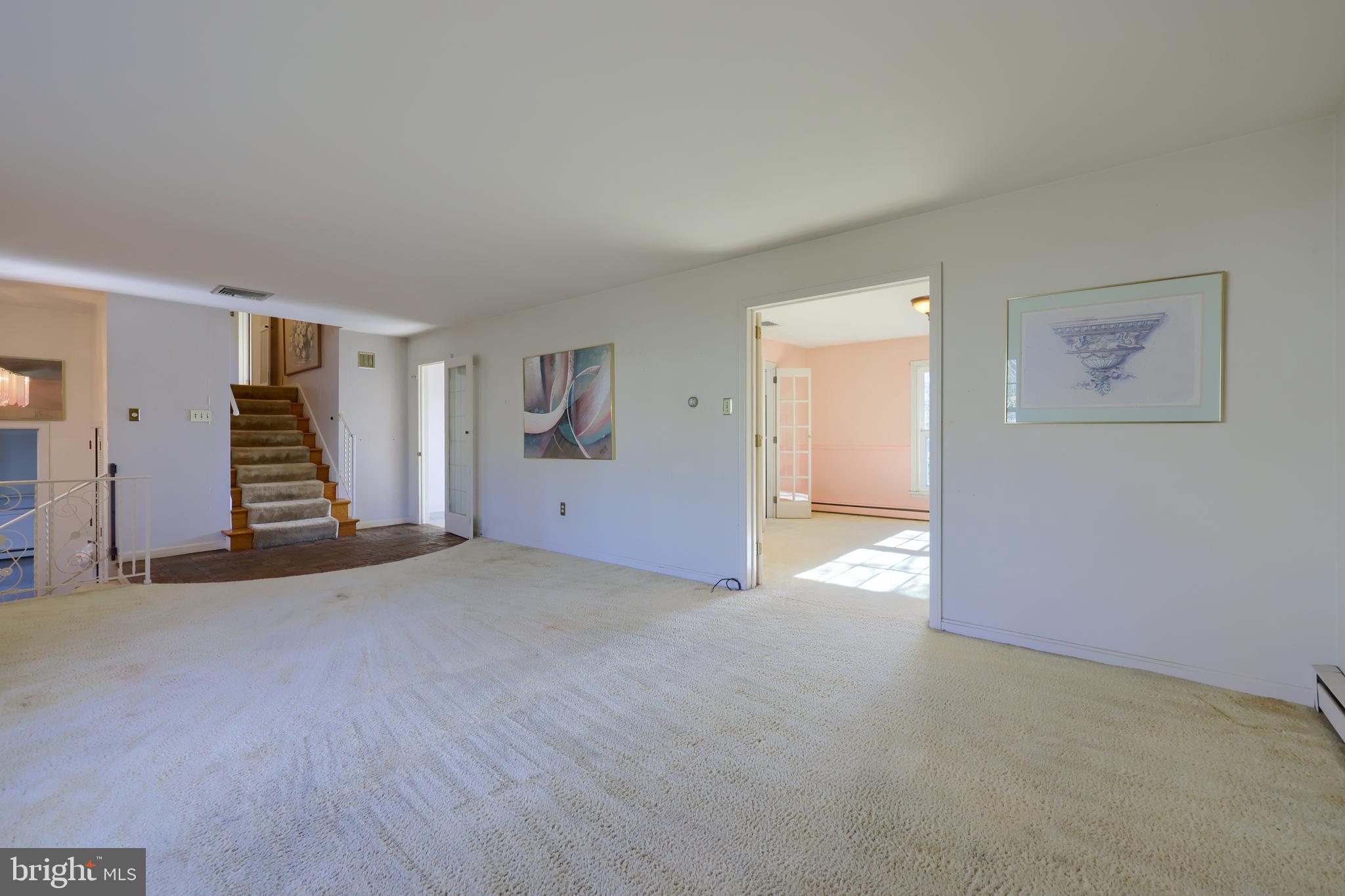 SCHOOL LANE HILLS - Residential