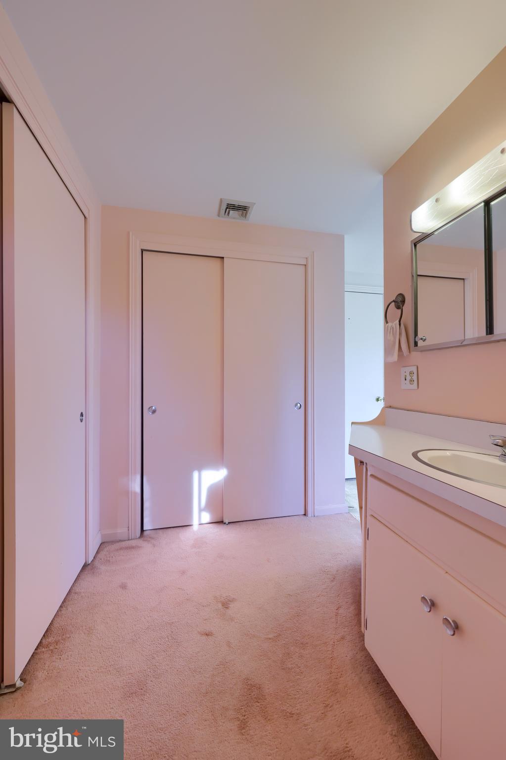 SCHOOL LANE HILLS - Residential