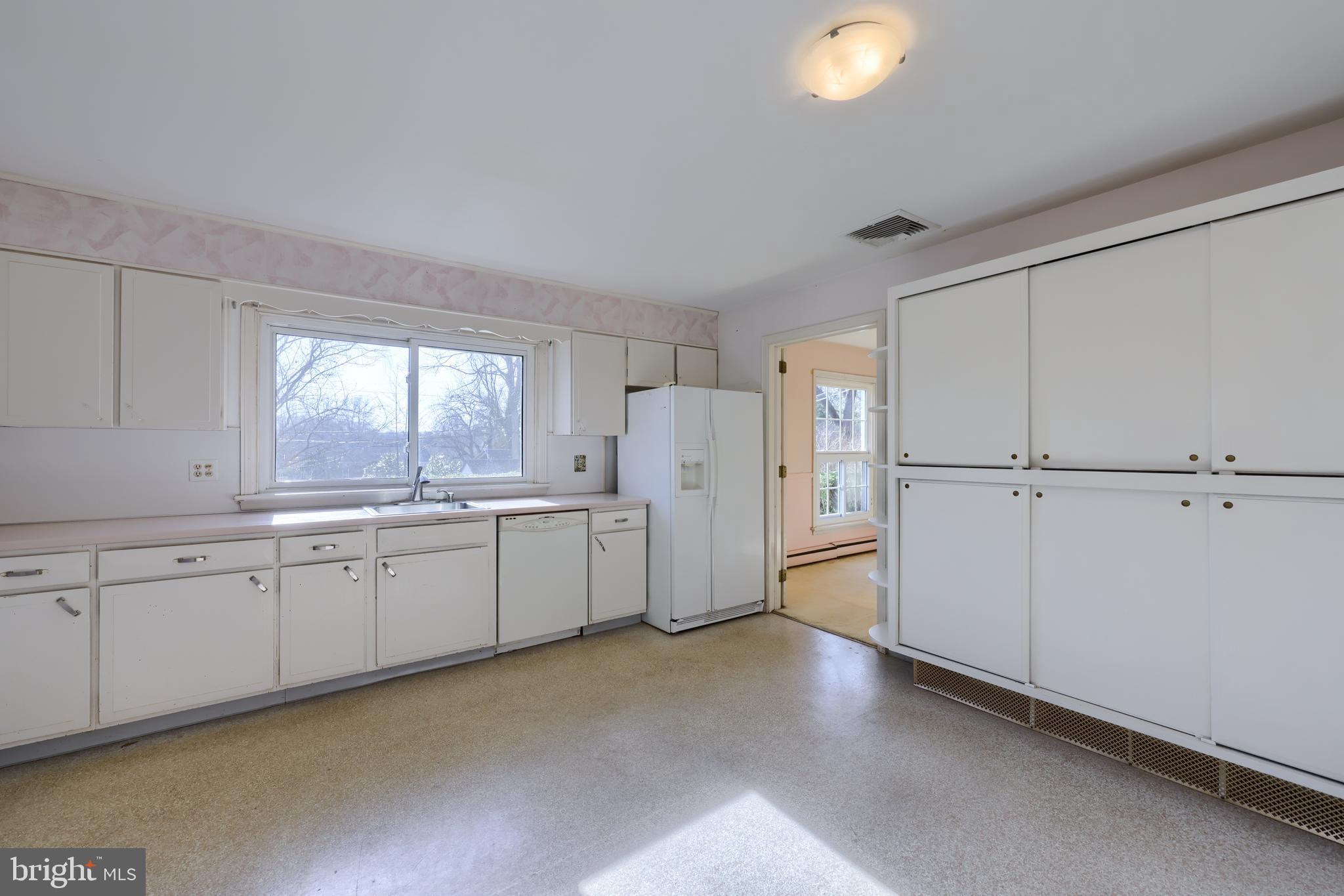 SCHOOL LANE HILLS - Residential