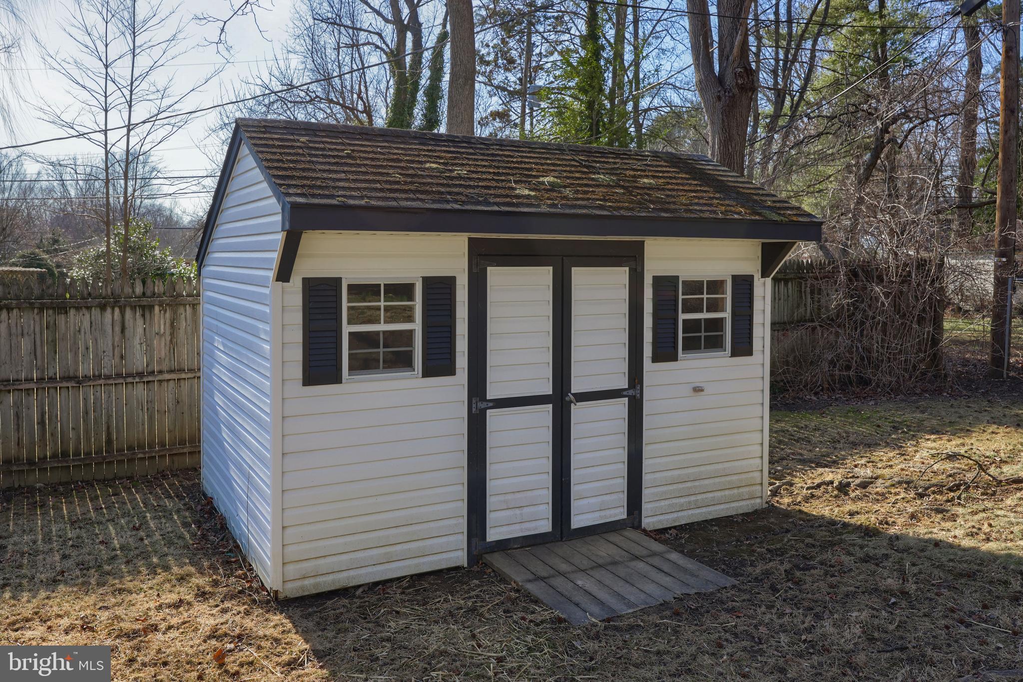 SCHOOL LANE HILLS - Residential