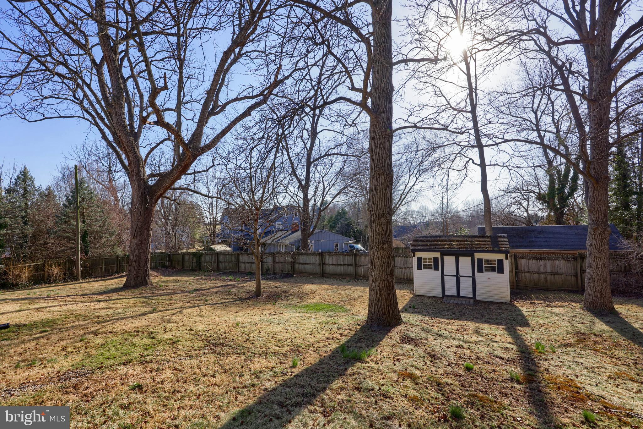 SCHOOL LANE HILLS - Residential