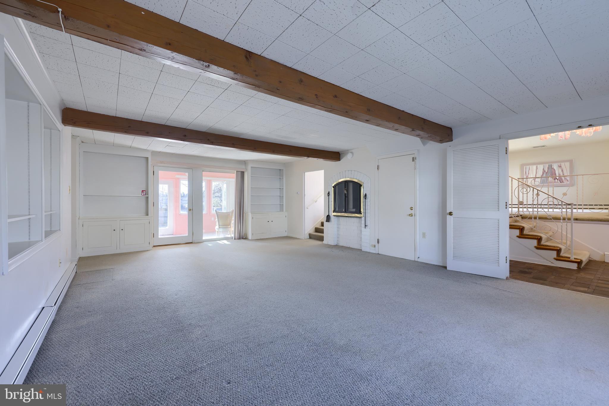 SCHOOL LANE HILLS - Residential